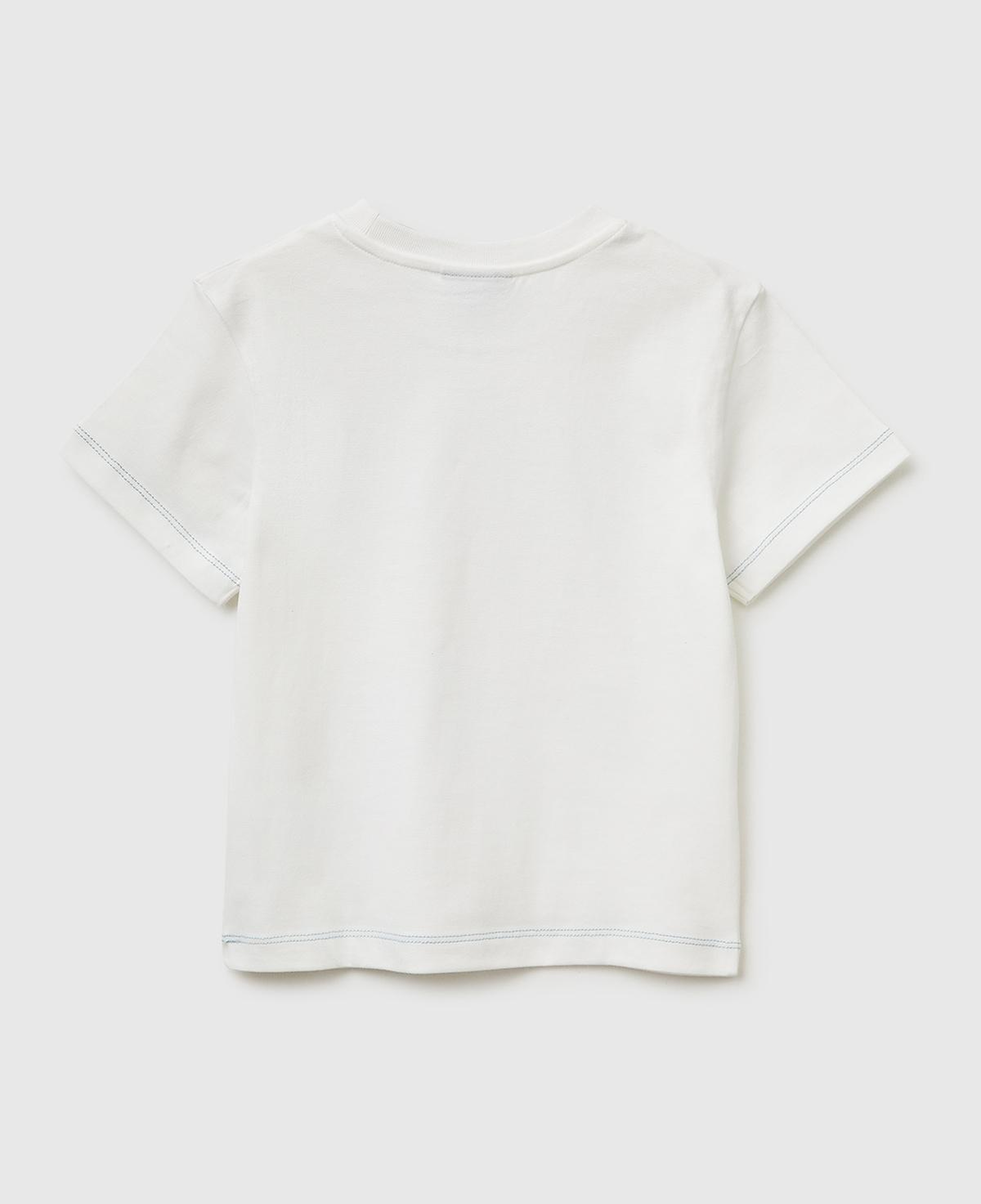 Erkek Çocuk Beyaz Çok Renkli Baskılı Etek Ucu Logolu Bisiklat Yaka T-Shirt