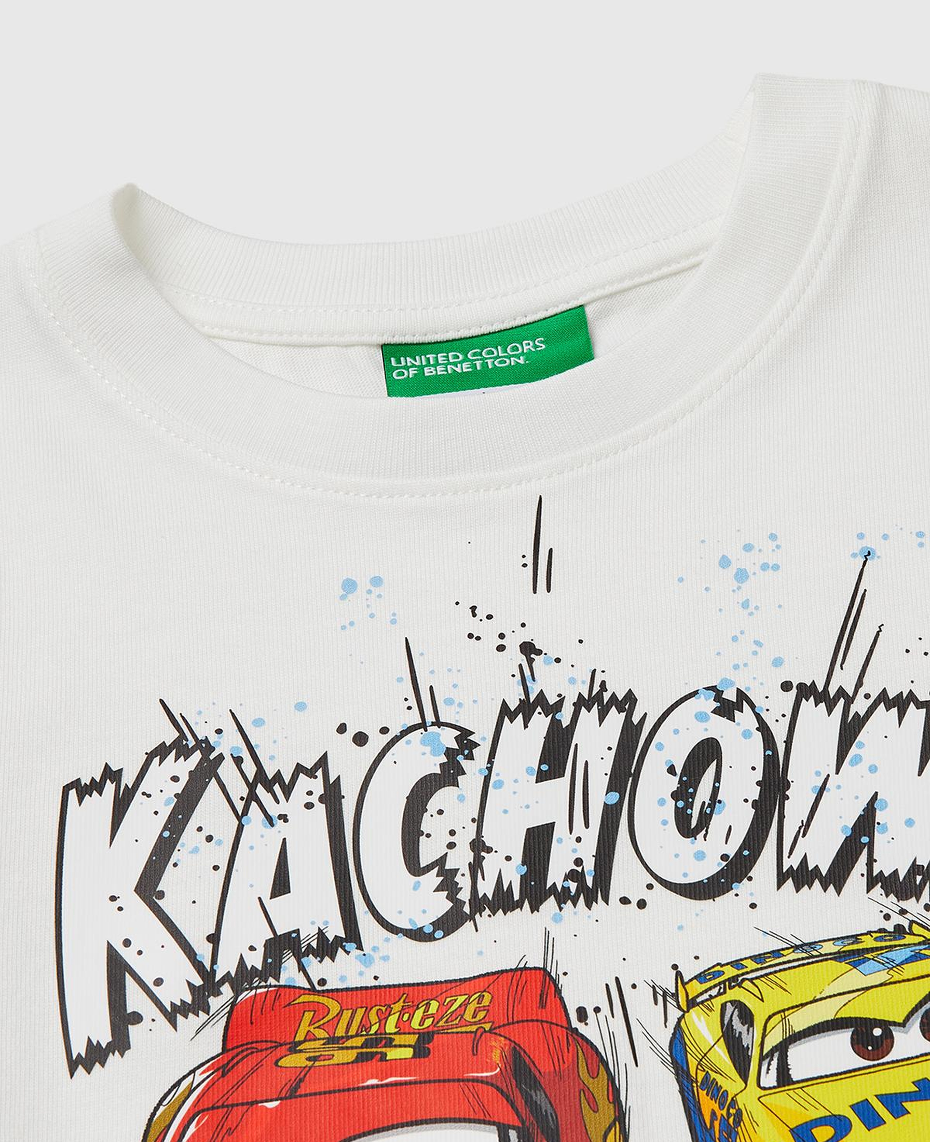 Erkek Çocuk Beyaz Çok Renkli Baskılı Etek Ucu Logolu Bisiklat Yaka T-Shirt