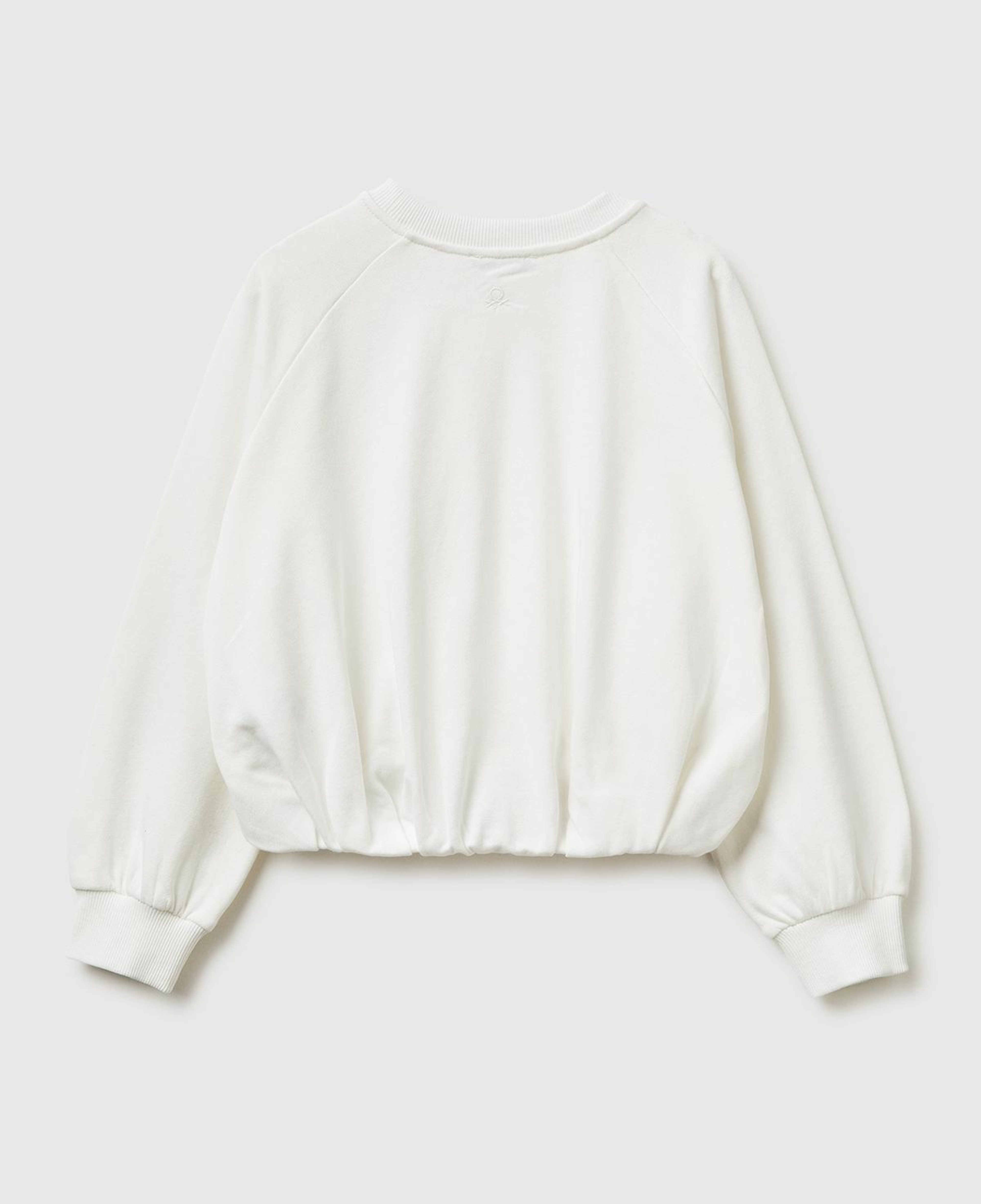 Kız Çocuk Beyaz Pul Detaylı Arkası Logo İşlemeli Yuvarlak Yaka Sweatshirt