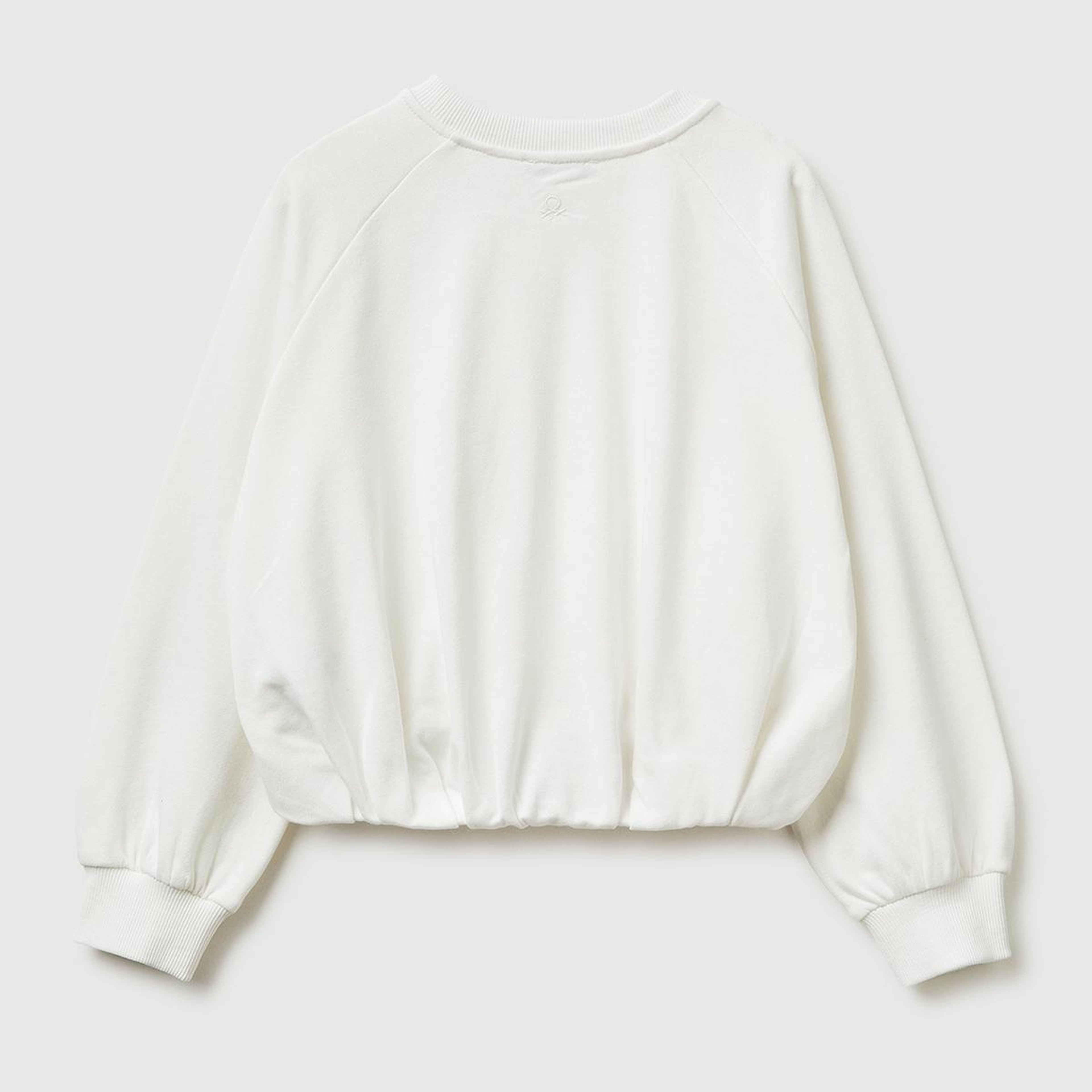 Kız Çocuk Beyaz Pul Detaylı Arkası Logo İşlemeli Yuvarlak Yaka Sweatshirt