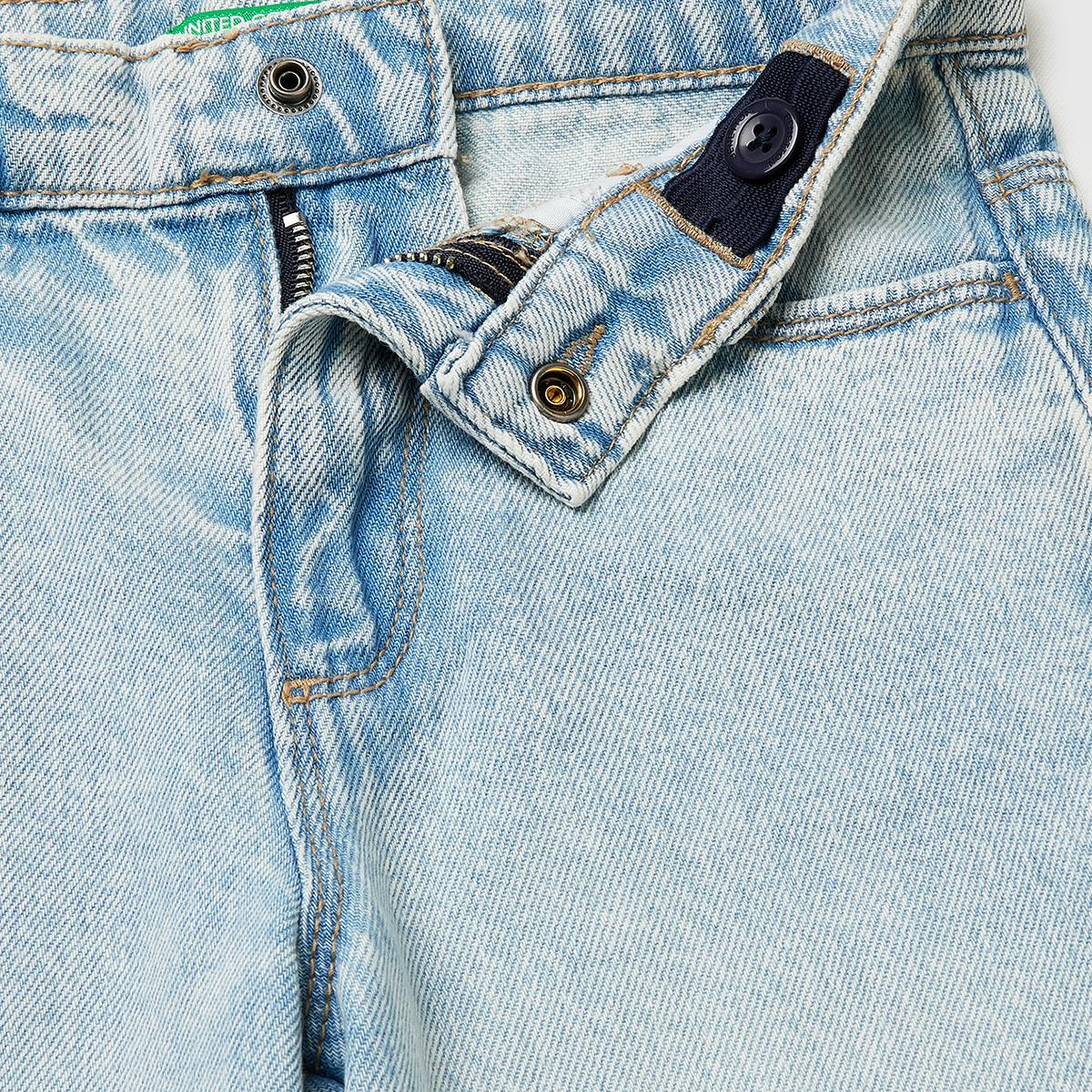Kız Çocuk Açık Mavi Arka Cebi Nakışlı 5 Cepli Dalgalı Paça Denim Pantolon