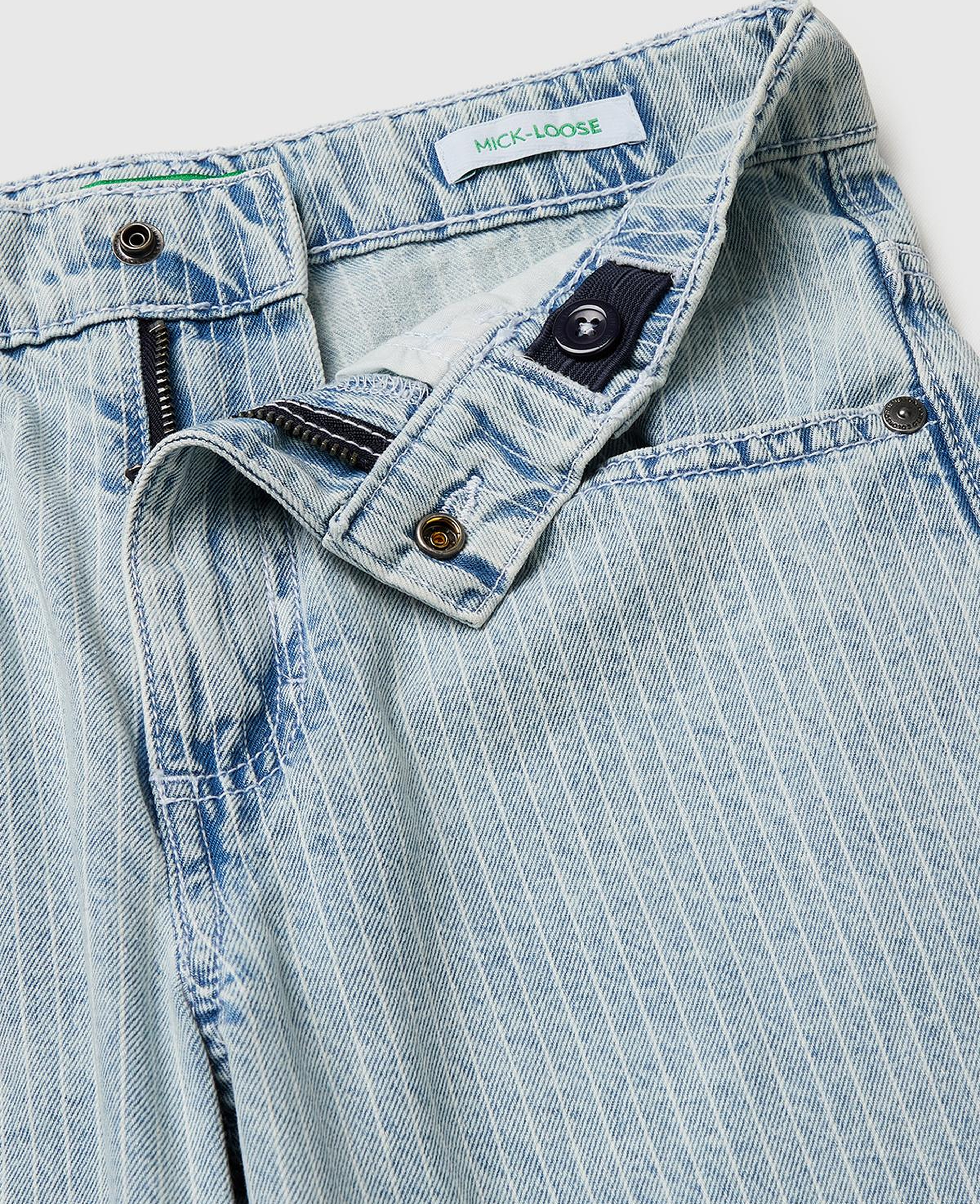 Erkek Çocuk Buz Mavisi Cebi Logo Nakışlı İnce Çizgili Rahat Kalıp Denim Pantolon