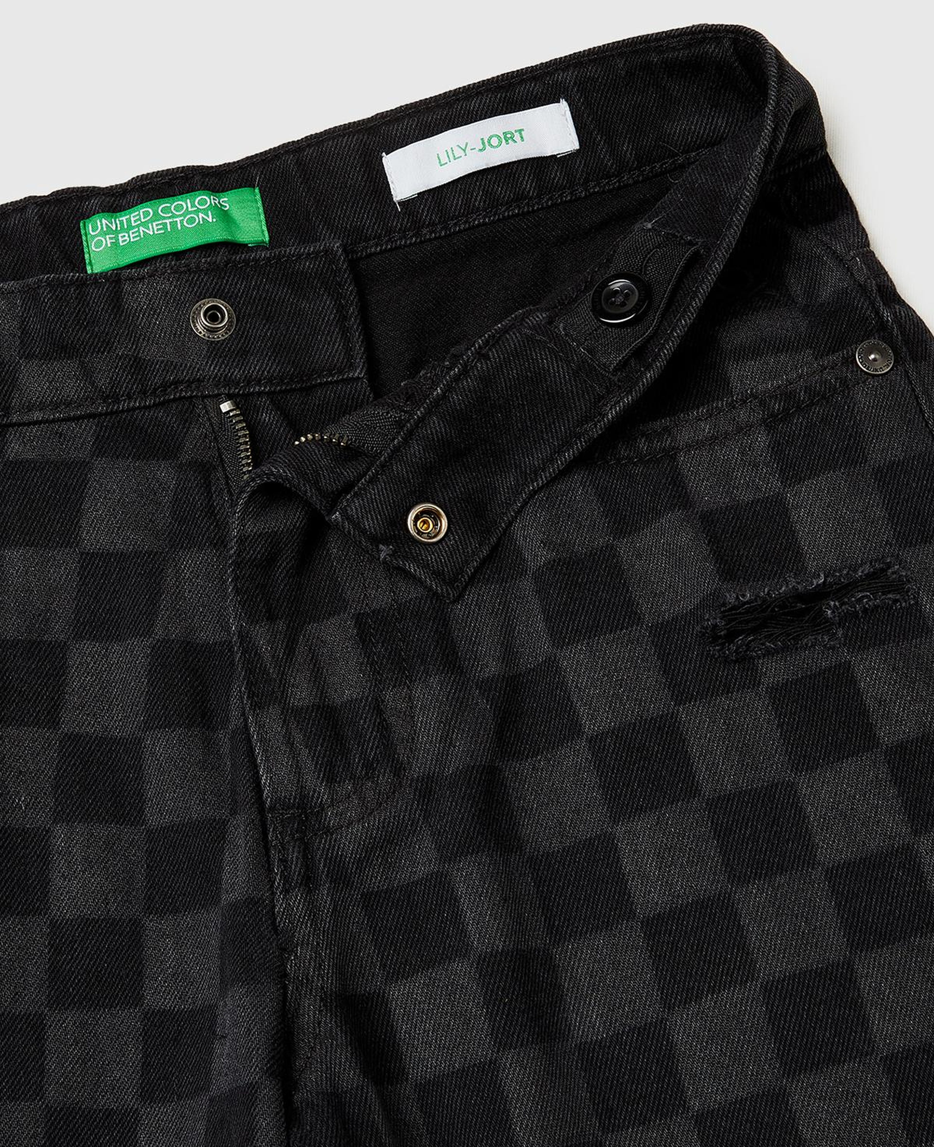 Erkek Çocuk Lacivert Zincir Detaylı Logolu Kısa Denim Pantolon