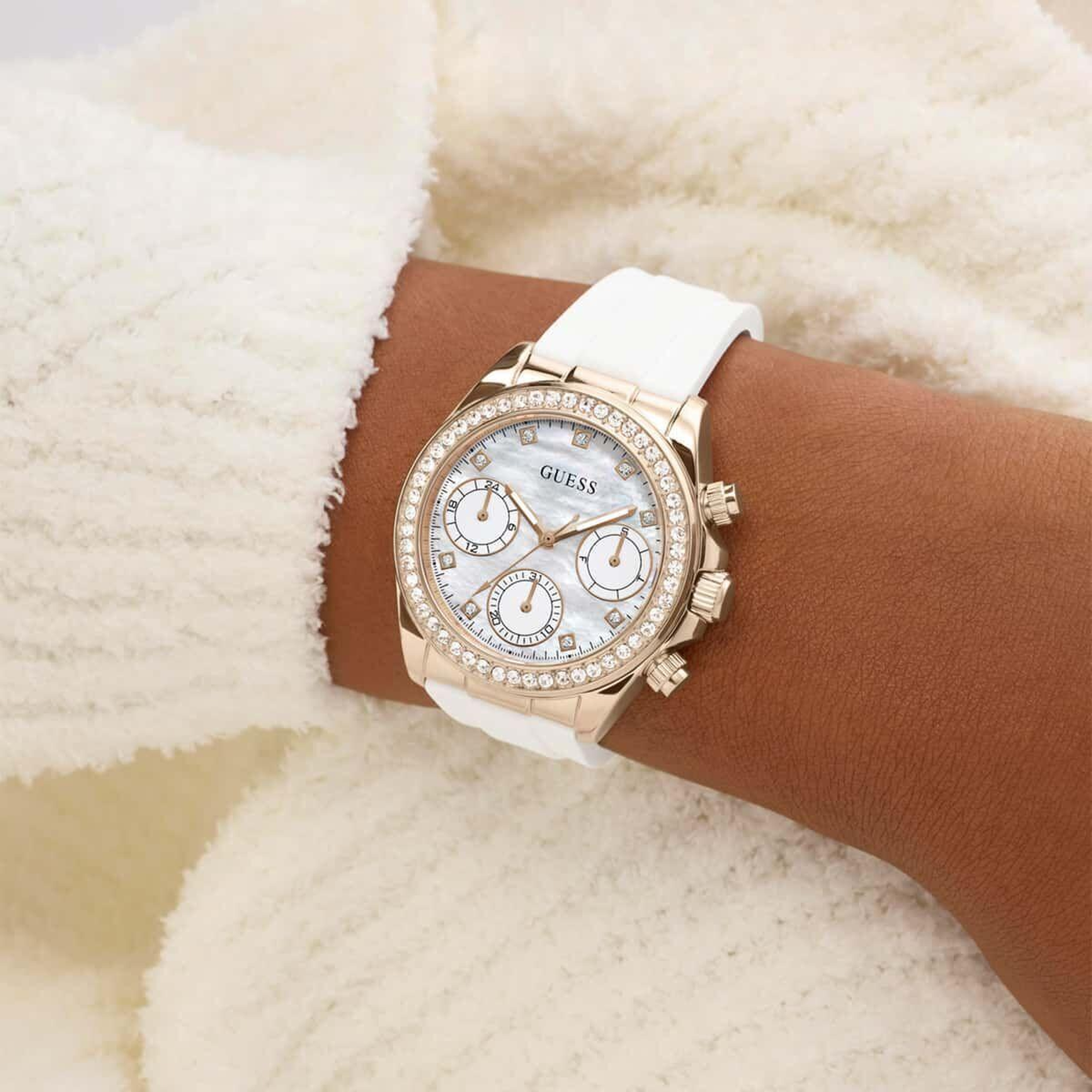 Guess GUGW1038L4 Kadın Kol Saati