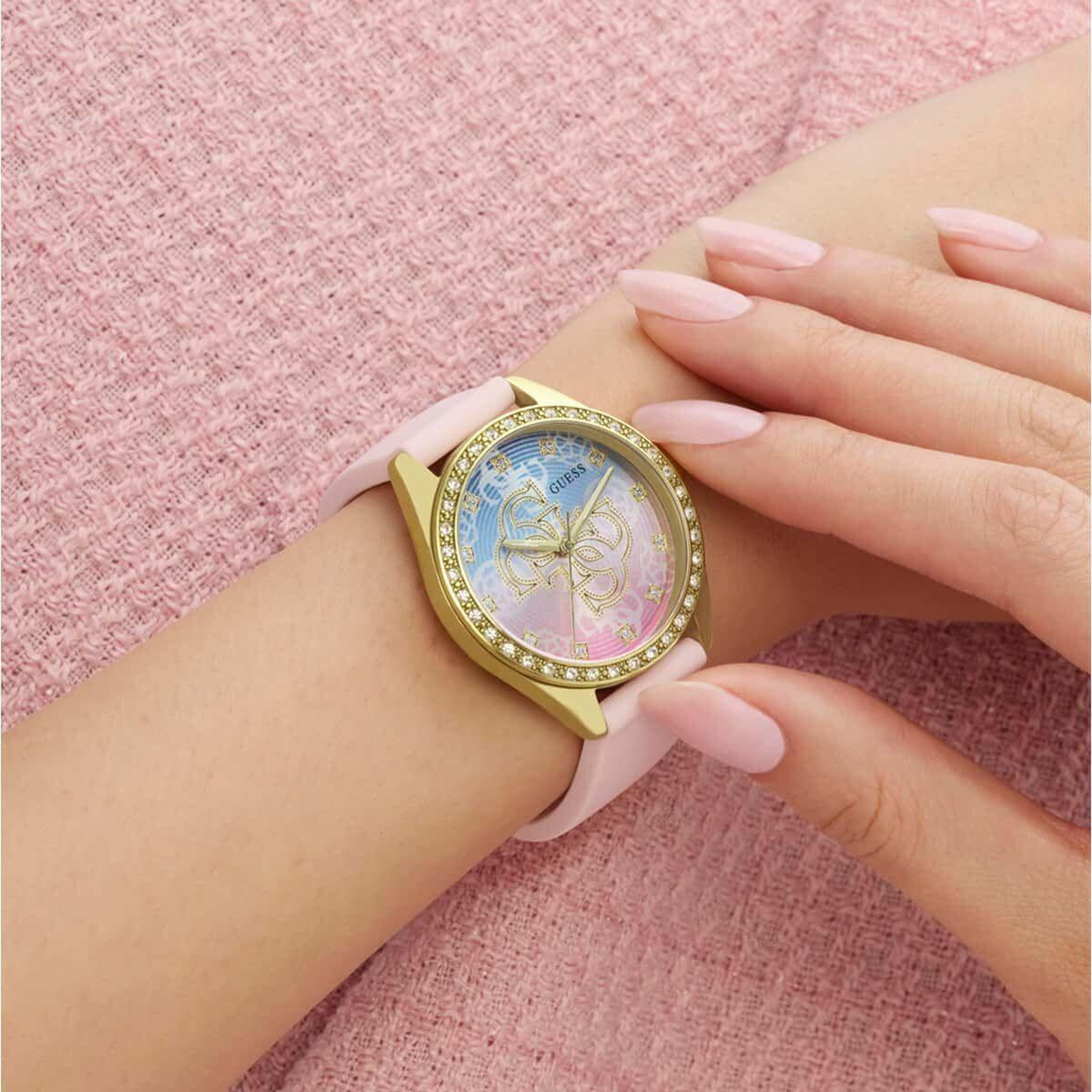 Guess GUGW1042L2 Kadın Kol Saati