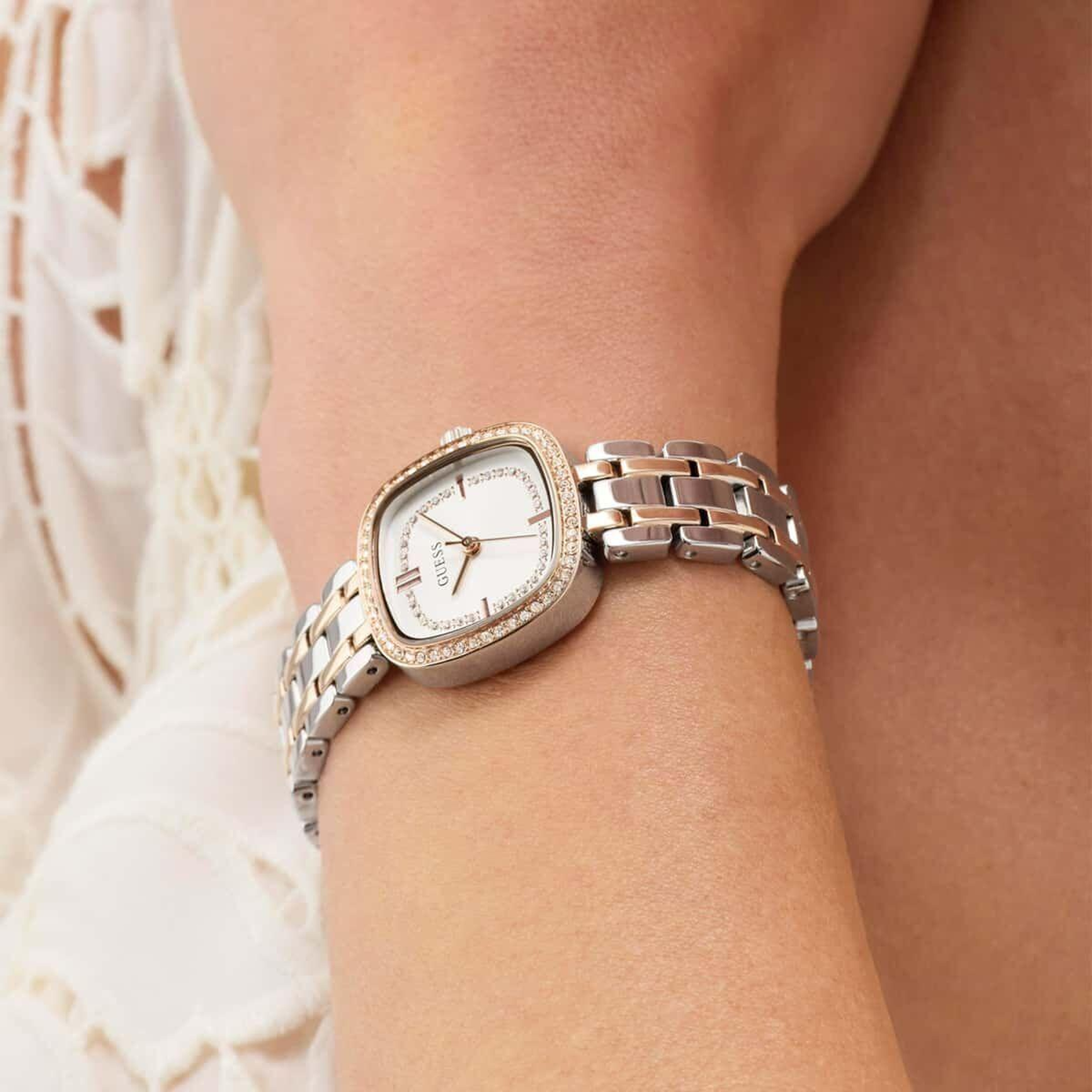 Guess GUGW1018L5 Kadın Kol Saati