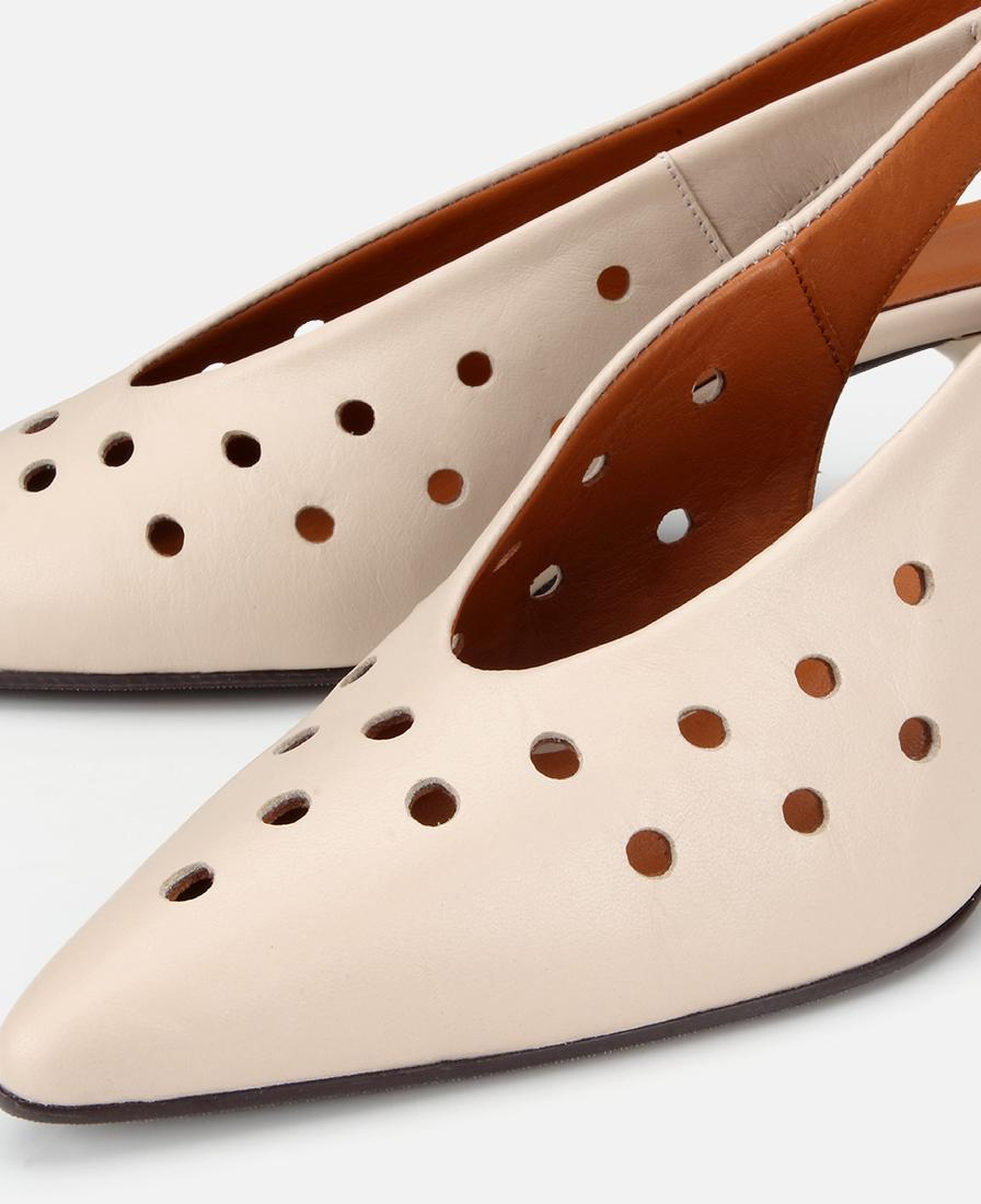 Kadın Deri Ekru Delikli Arkası Açık Kısa Topuklu Stiletto