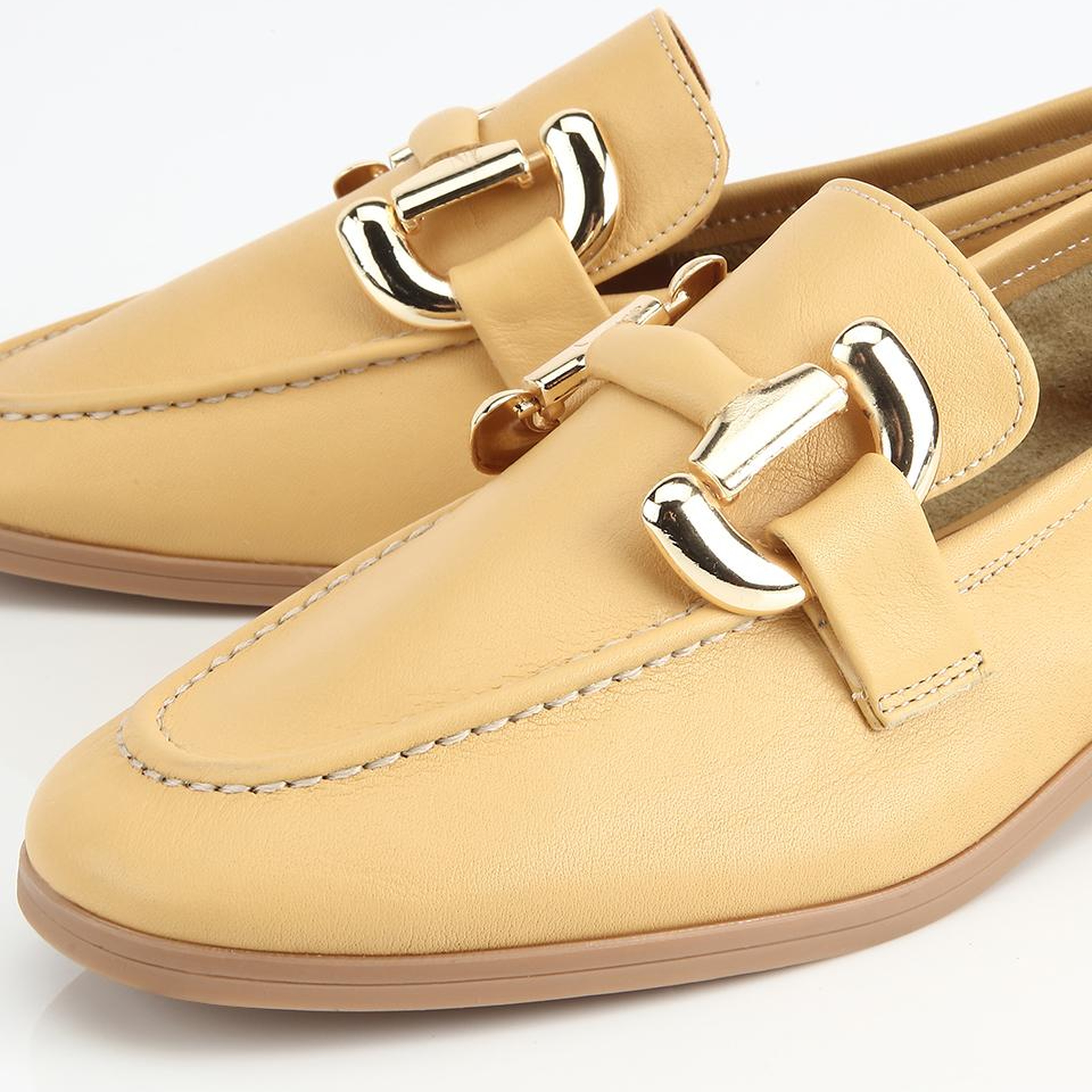 Kadın Deri Sarı Toka Detaylı Klasik Loafer