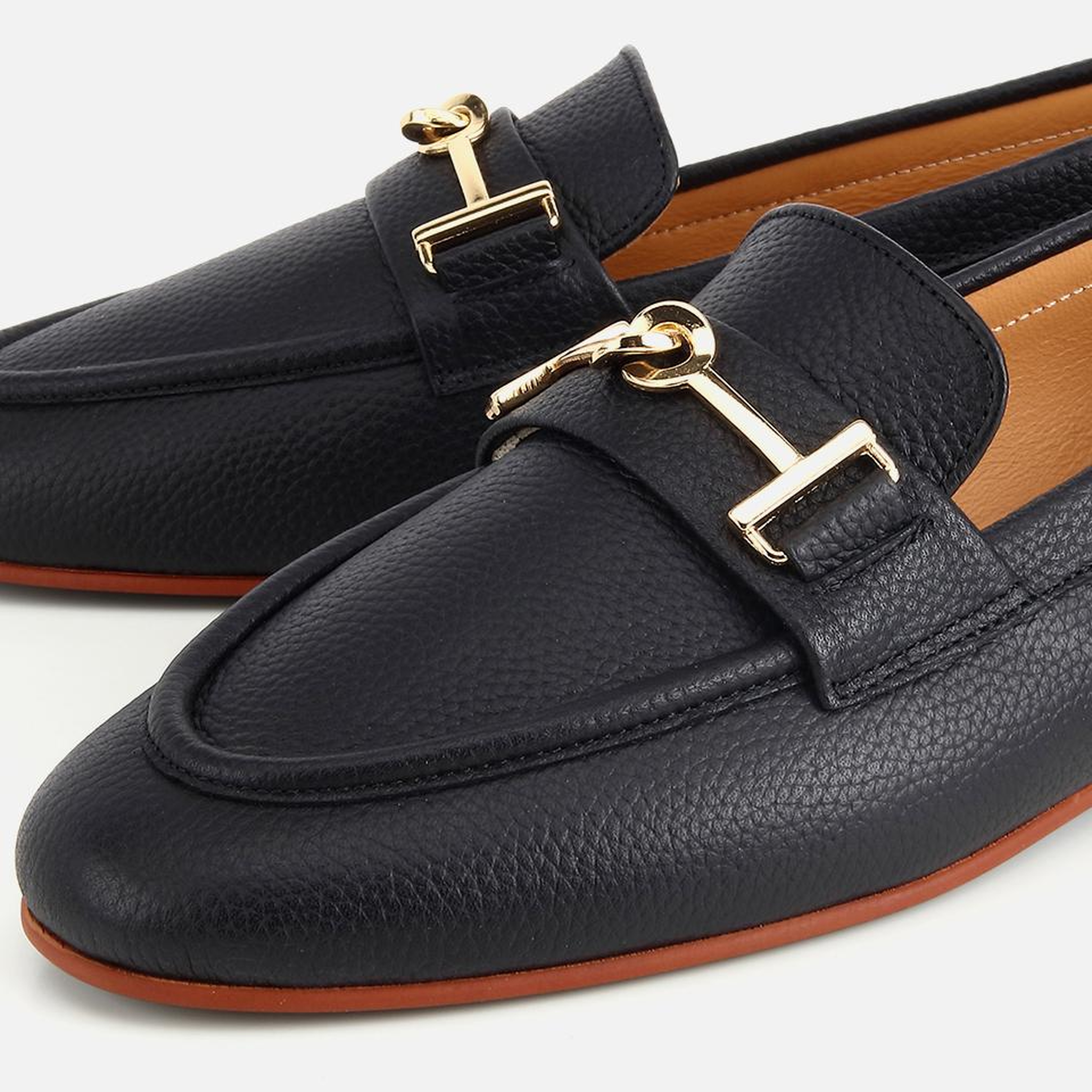 Kadın Deri Siyah Yumuşak Dokulu Tokalı Klasik Loafer