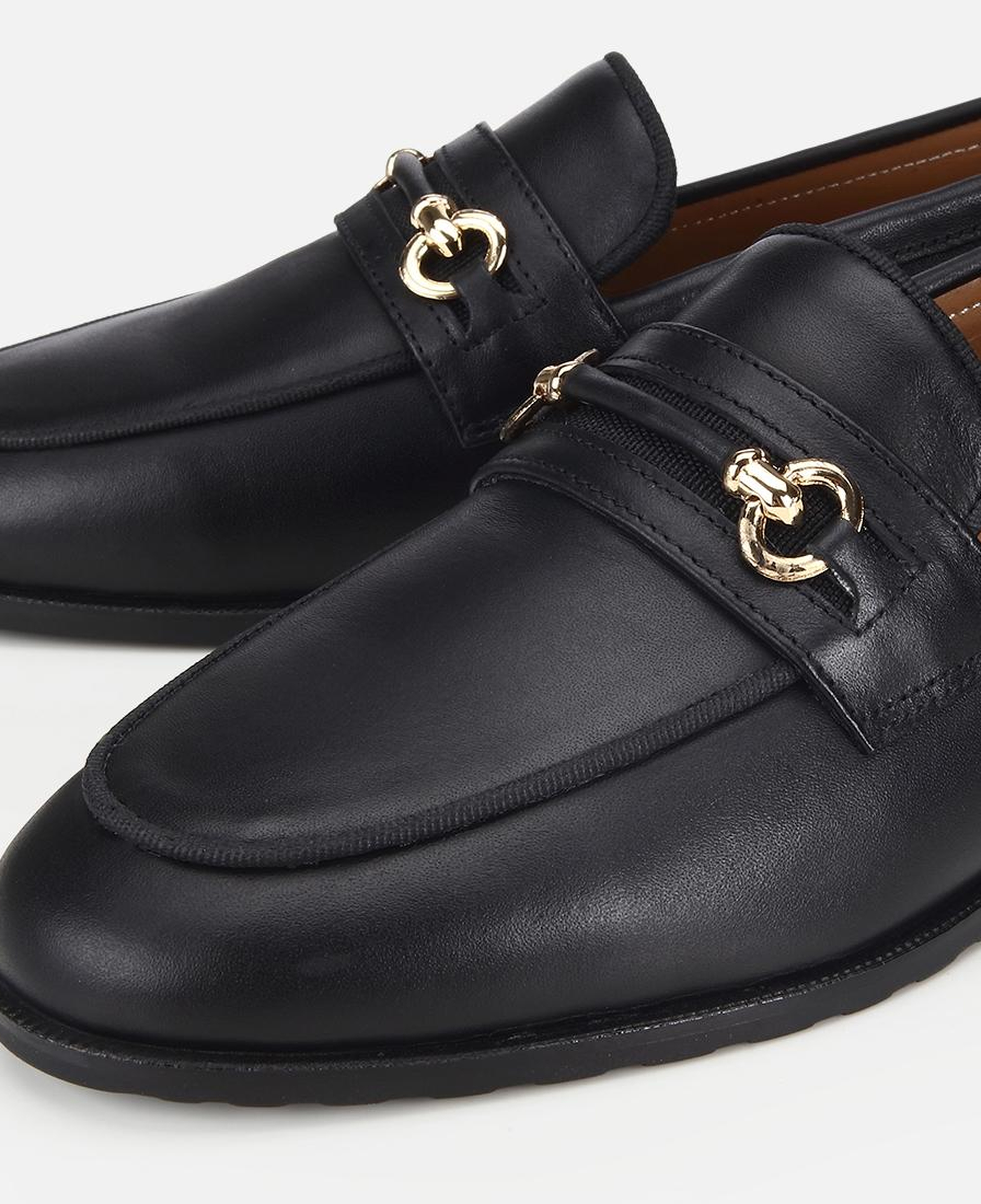 Kadın Deri Siyah Tokalı Klasik Loafer