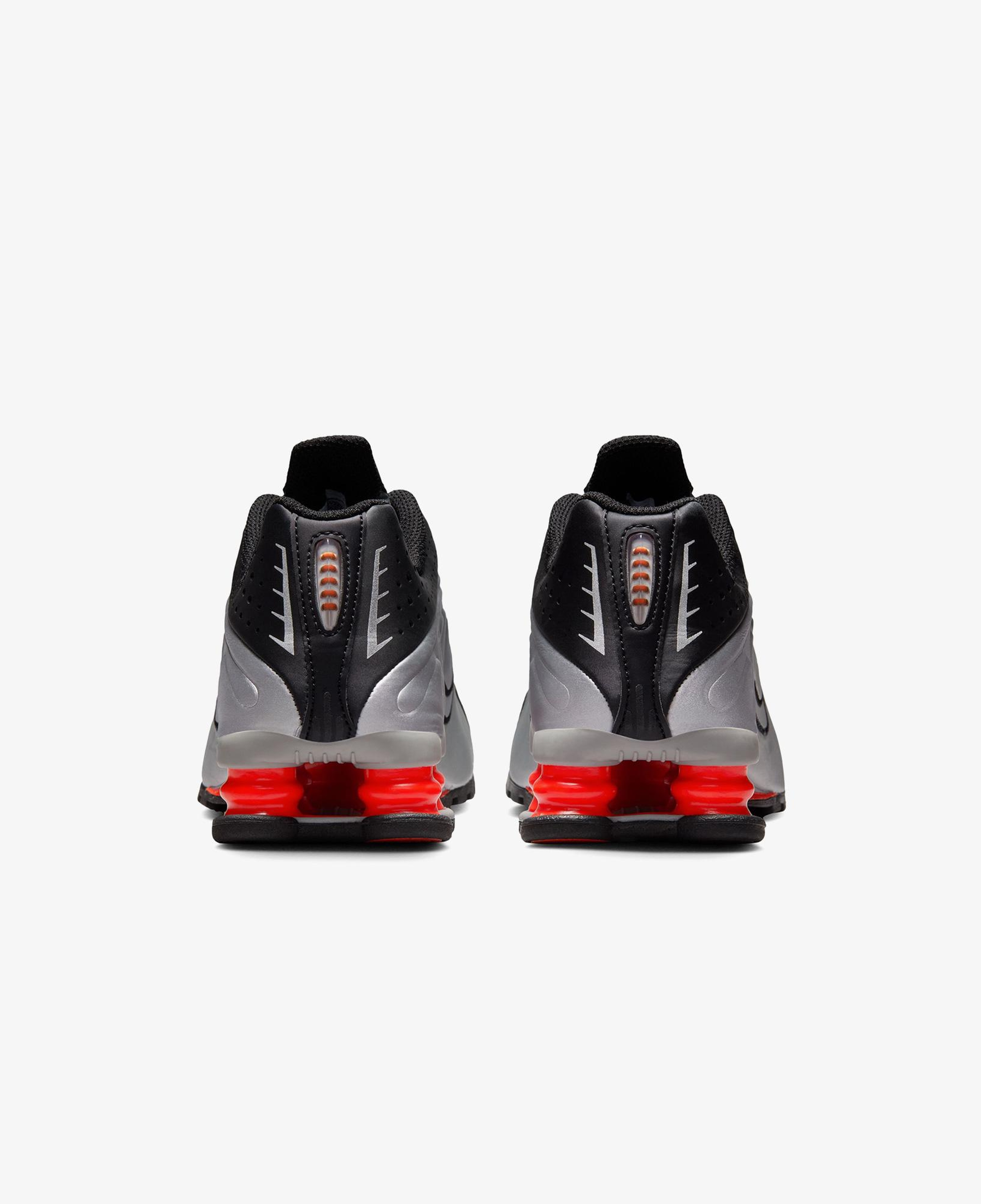 Nike Shox R4 Gri Spor Ayakkabı