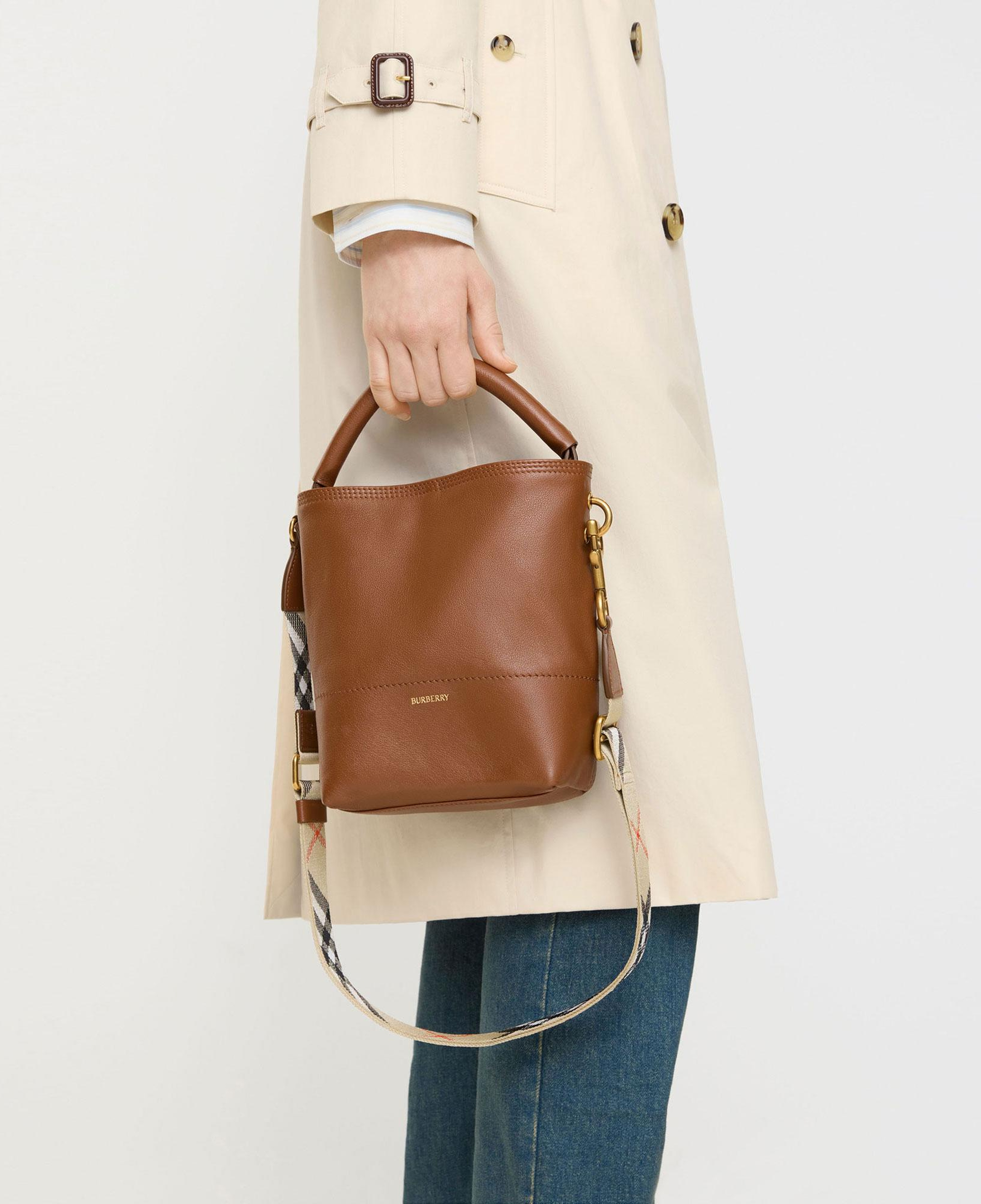 Burberry Kadın Kahverengi Postacı Çantası