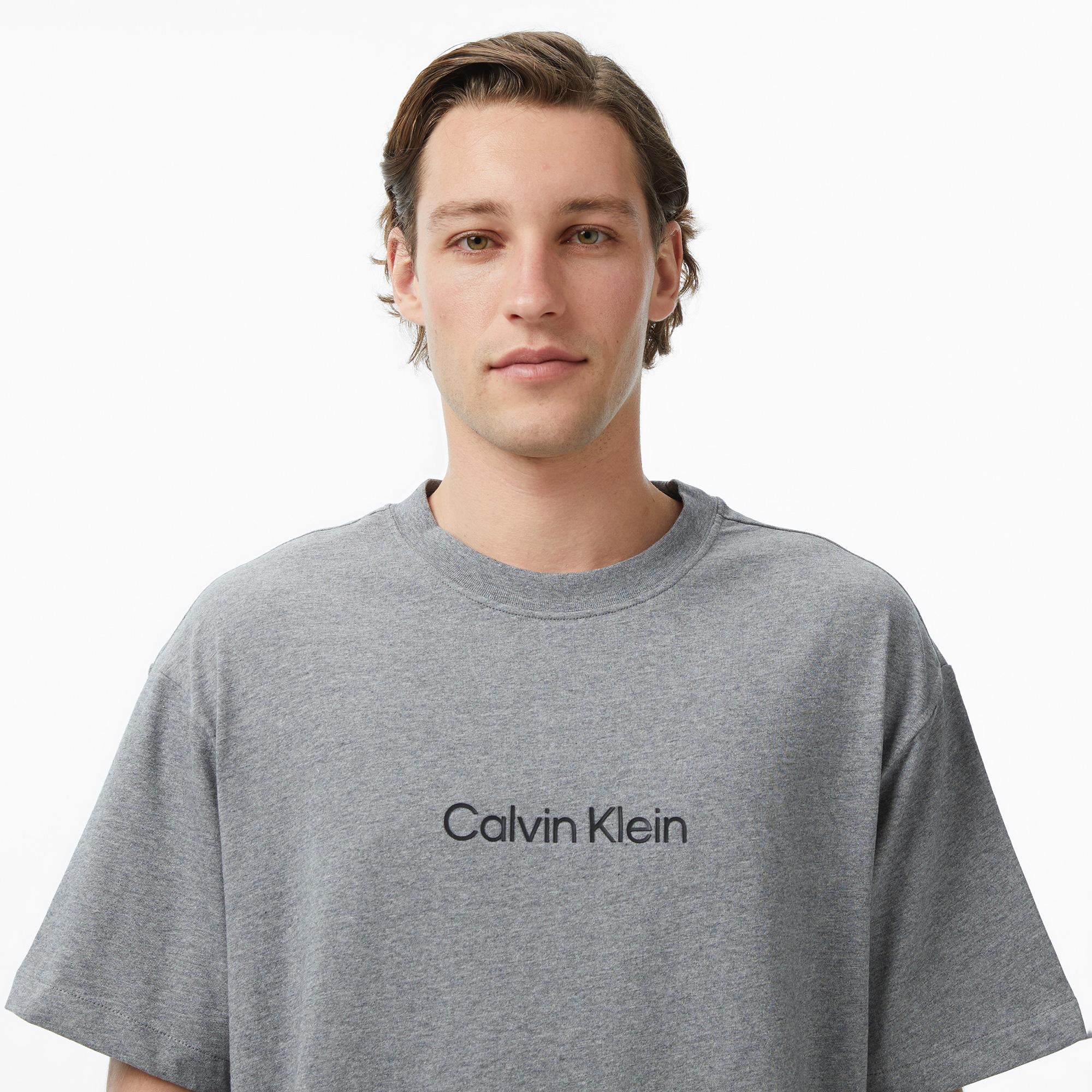 Calvin Klein Relaxed Standard Logo Crewnk Erkek Gri T-Shirt