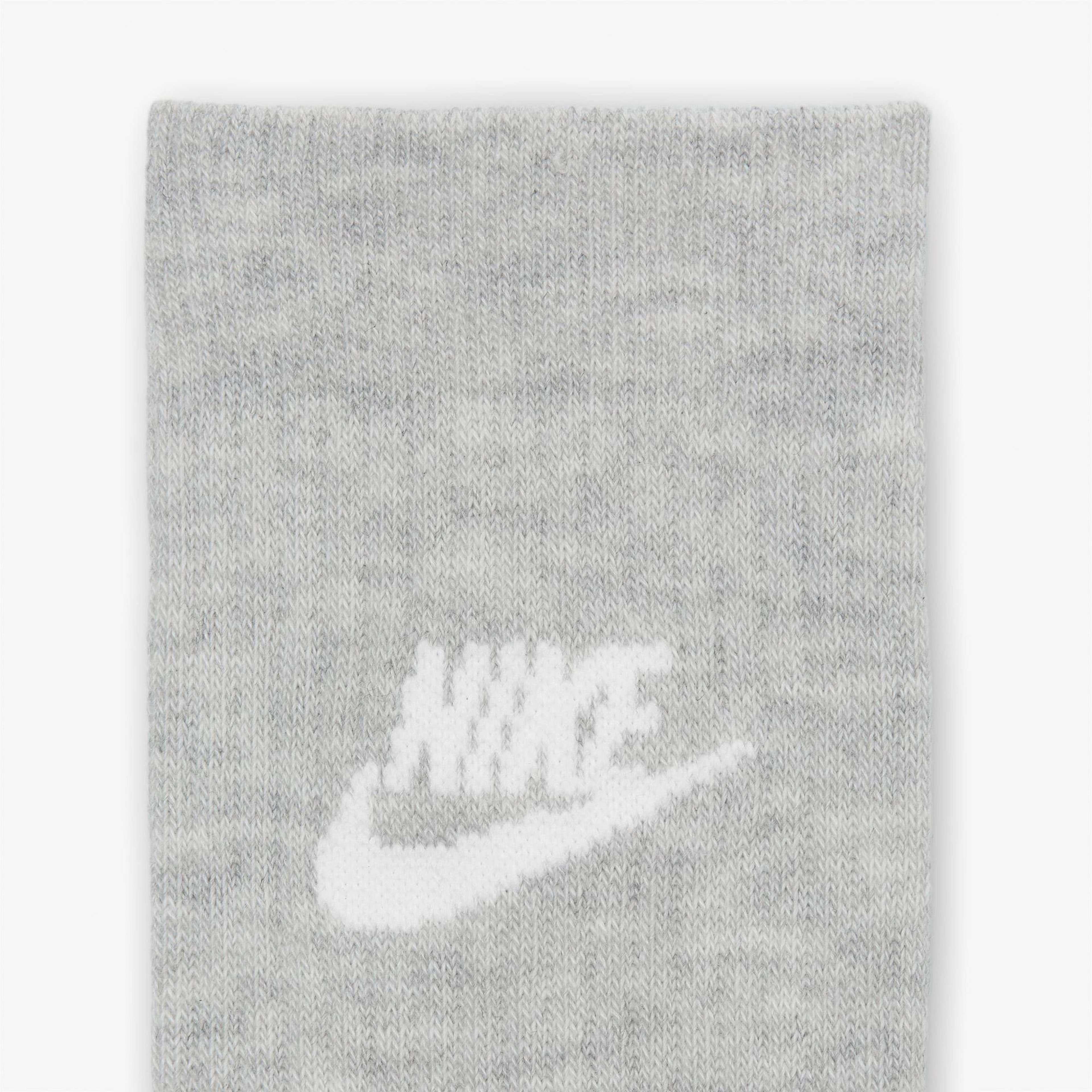 Nike Sportswear Everyday Essential 3' lü Unisex Renkli Çorap