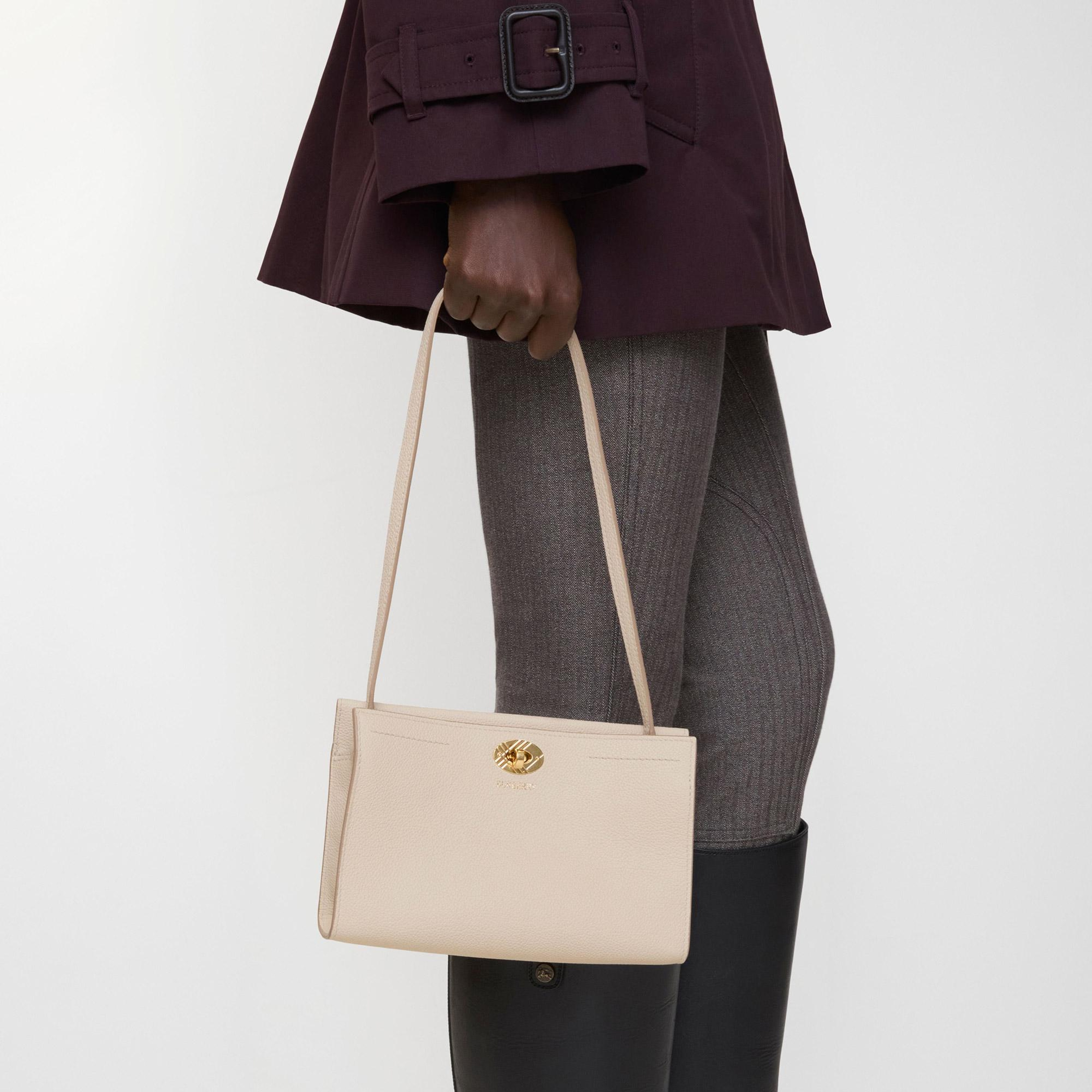 Burberry Cotswolds Pochette Kadın Krem Çanta