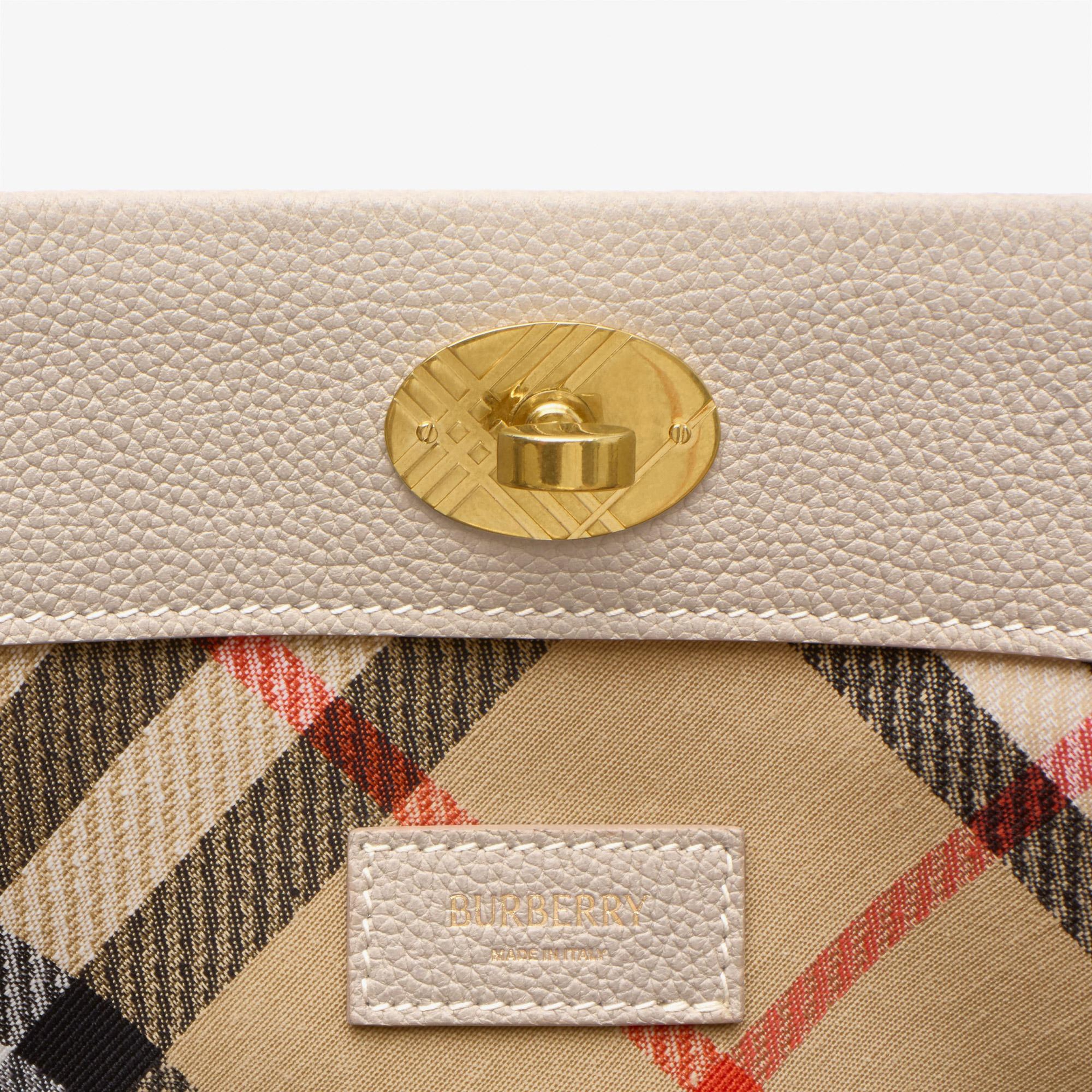 Burberry Cotswolds Pochette Kadın Krem Çanta