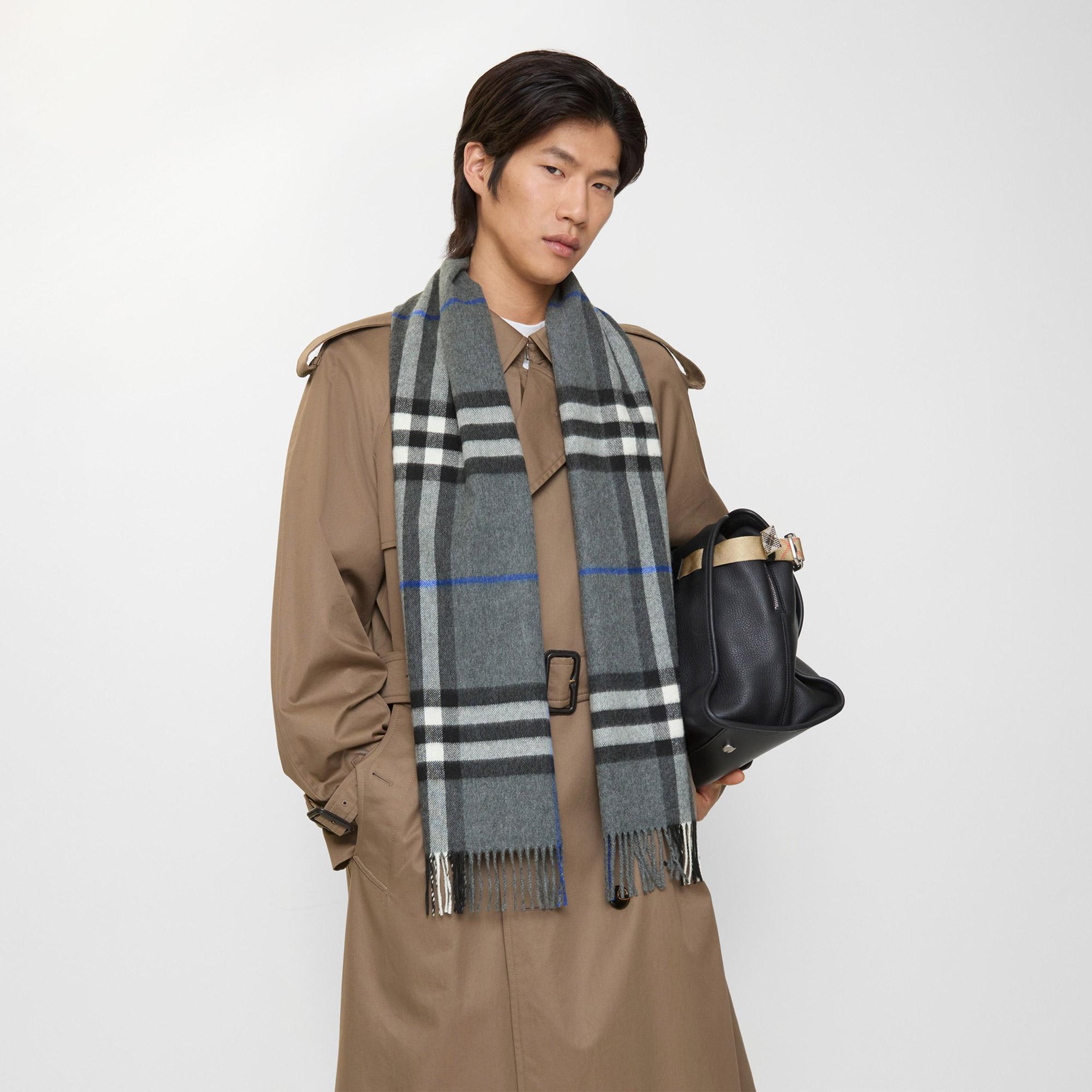Burberry Giant Check Kadın Gri Atkı