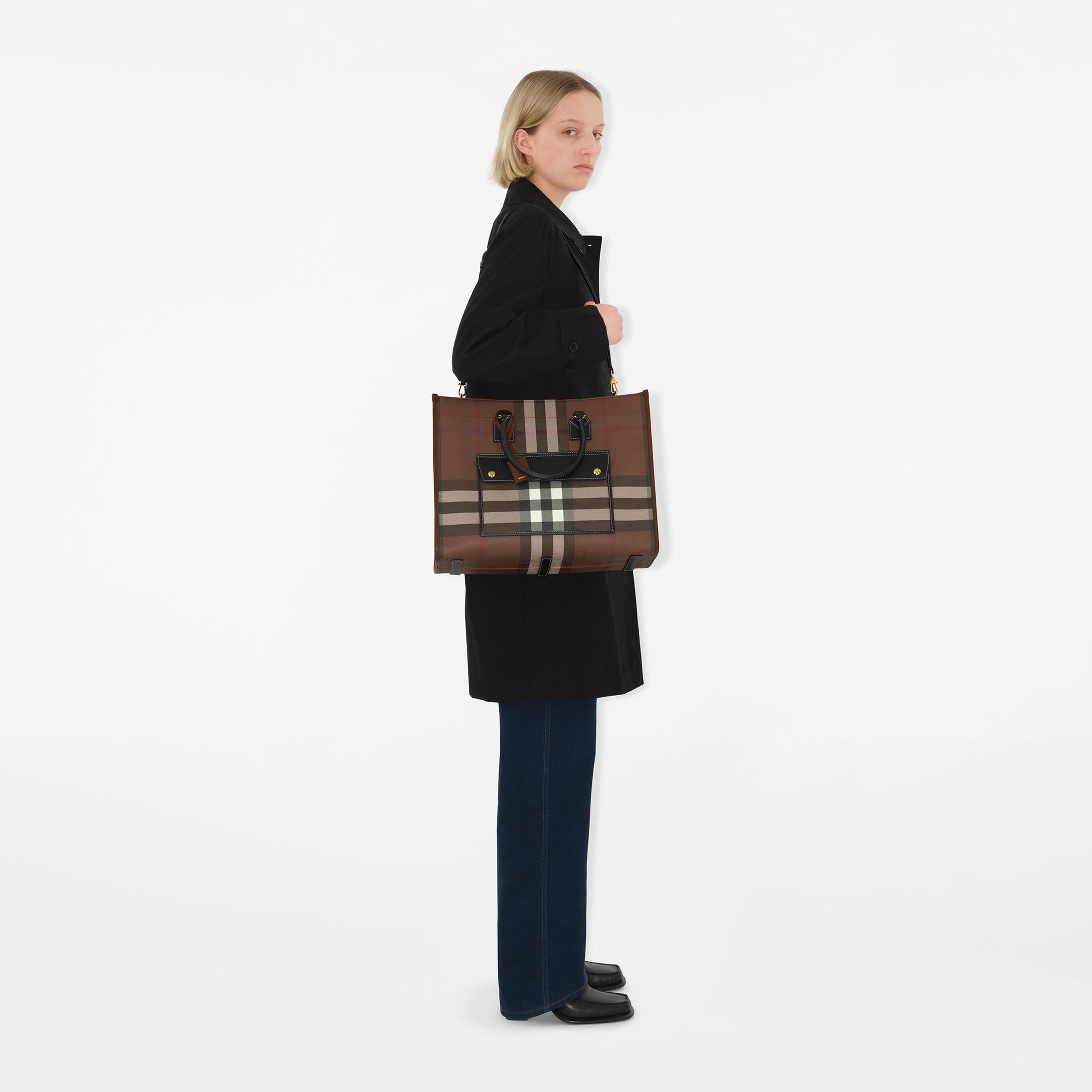 Burberry Freya Tote Kadın Kahverengi Çanta