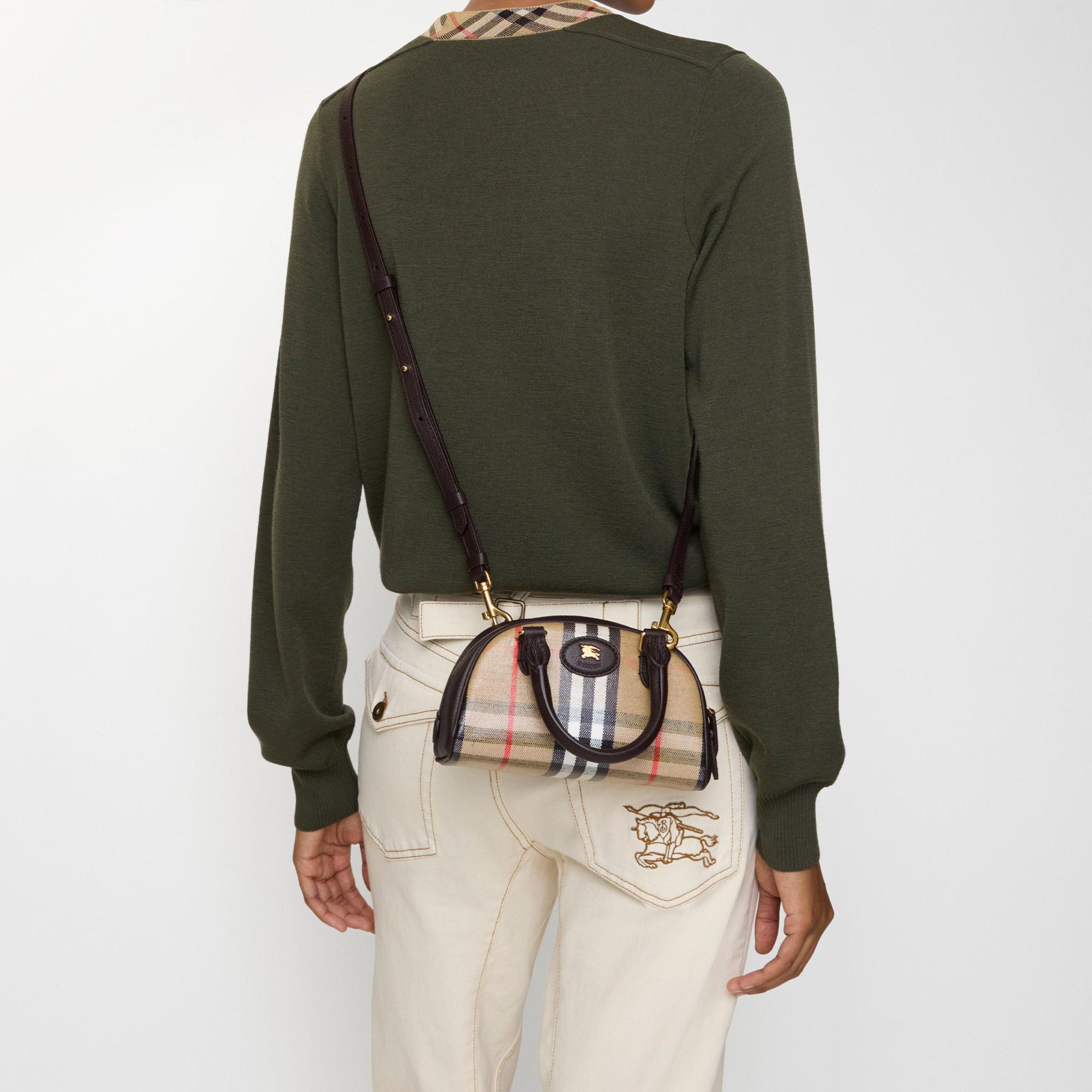 Burberry Highlands Bowling Kadın Bej Çanta
