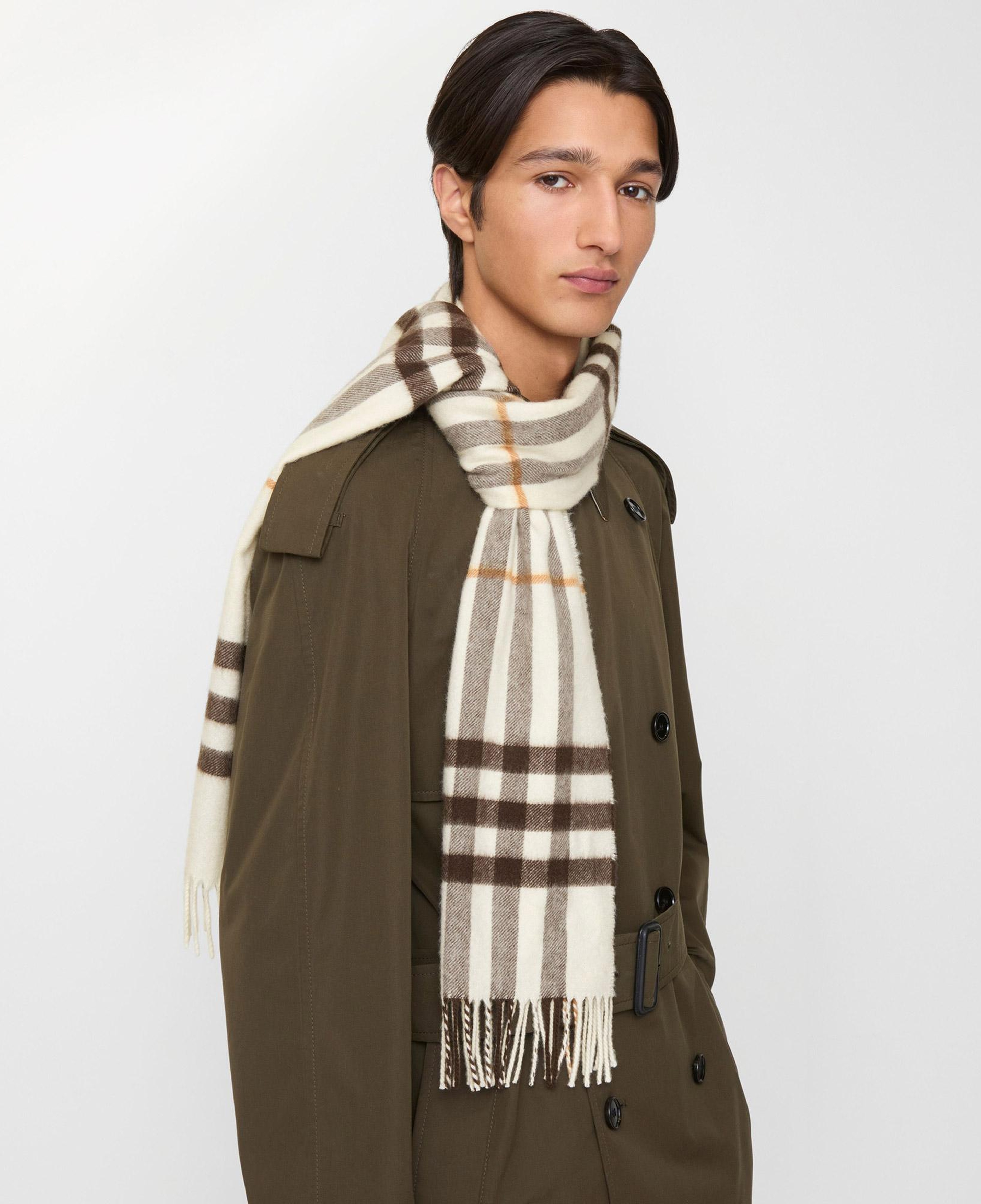 Burberry Giant Check Kadın Beyaz Atkı