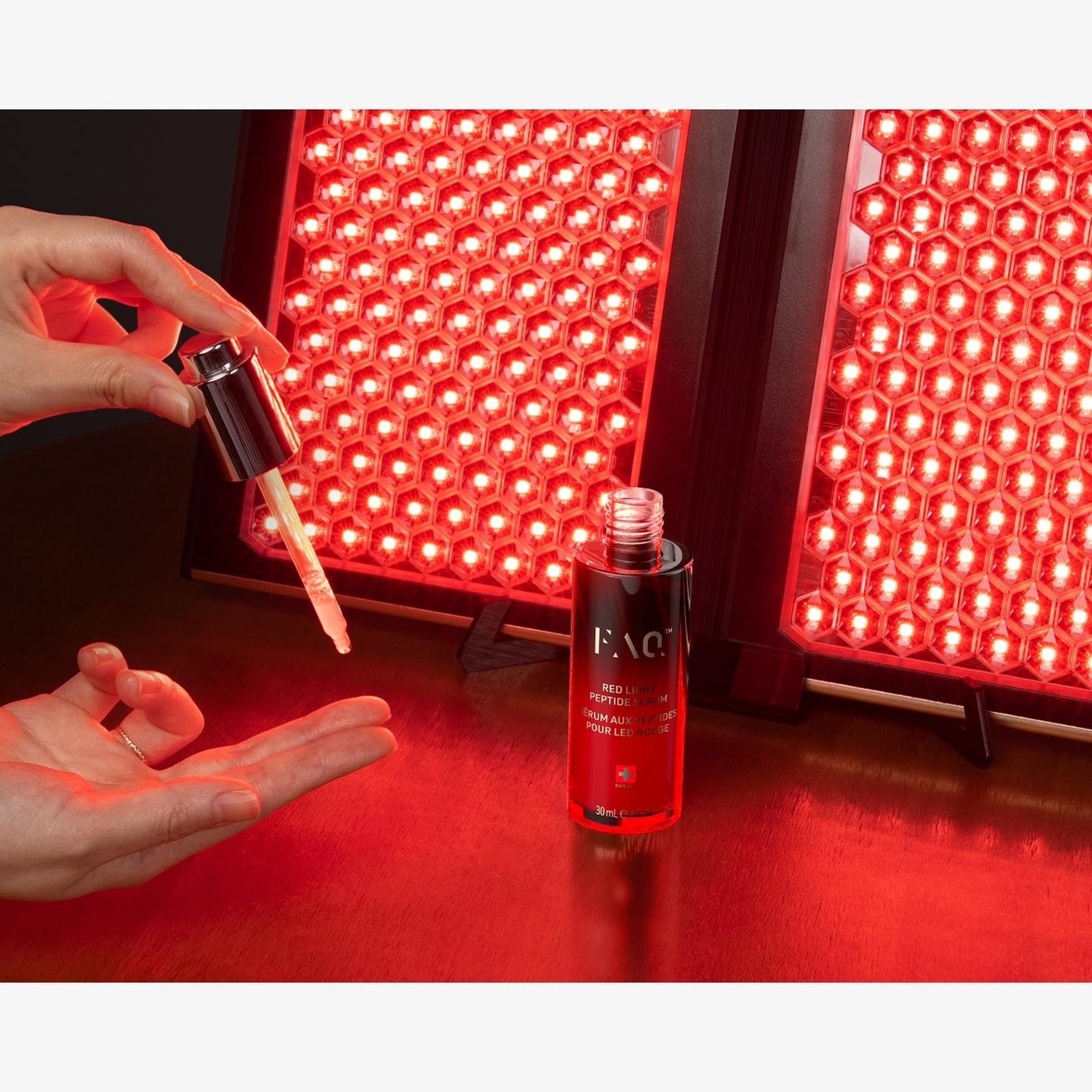 FOREO FAQ Red Light Peptide Serum