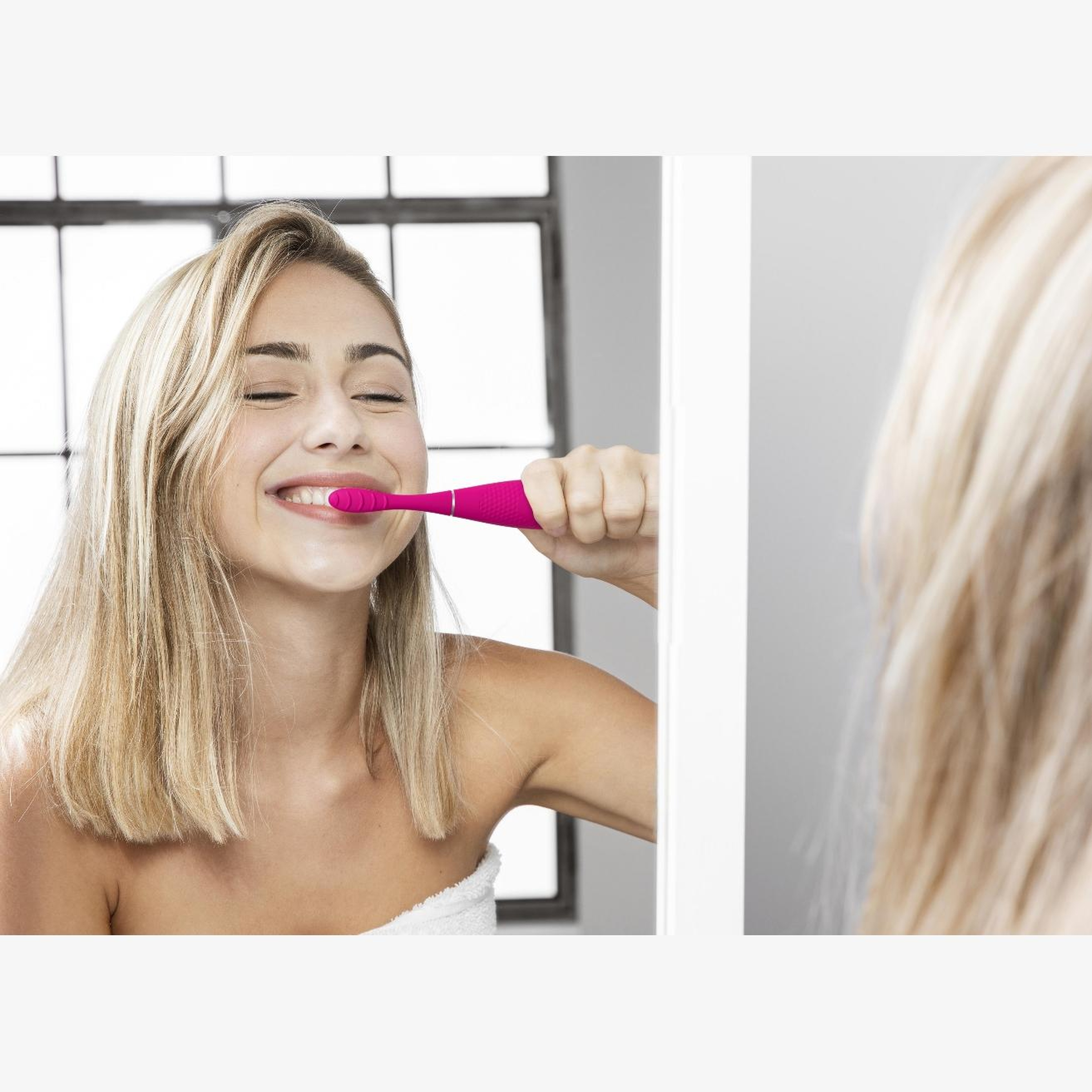 FOREO ISSA 4 Smile Hybrid Silikon Sonik Diş Fırçası,Wild Strawberry