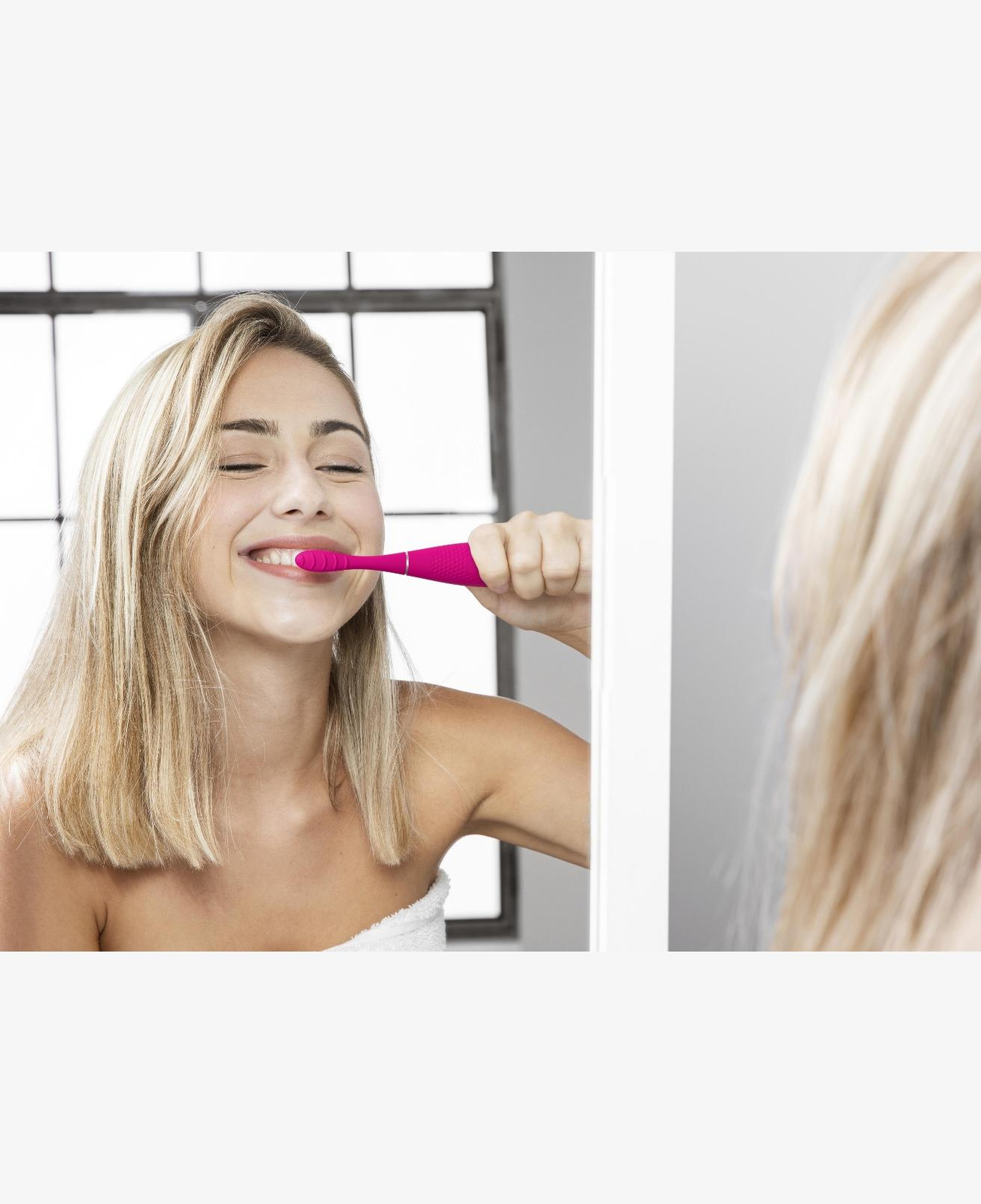 FOREO ISSA 4 Smile Hybrid Silikon Sonik Diş Fırçası,Wild Strawberry