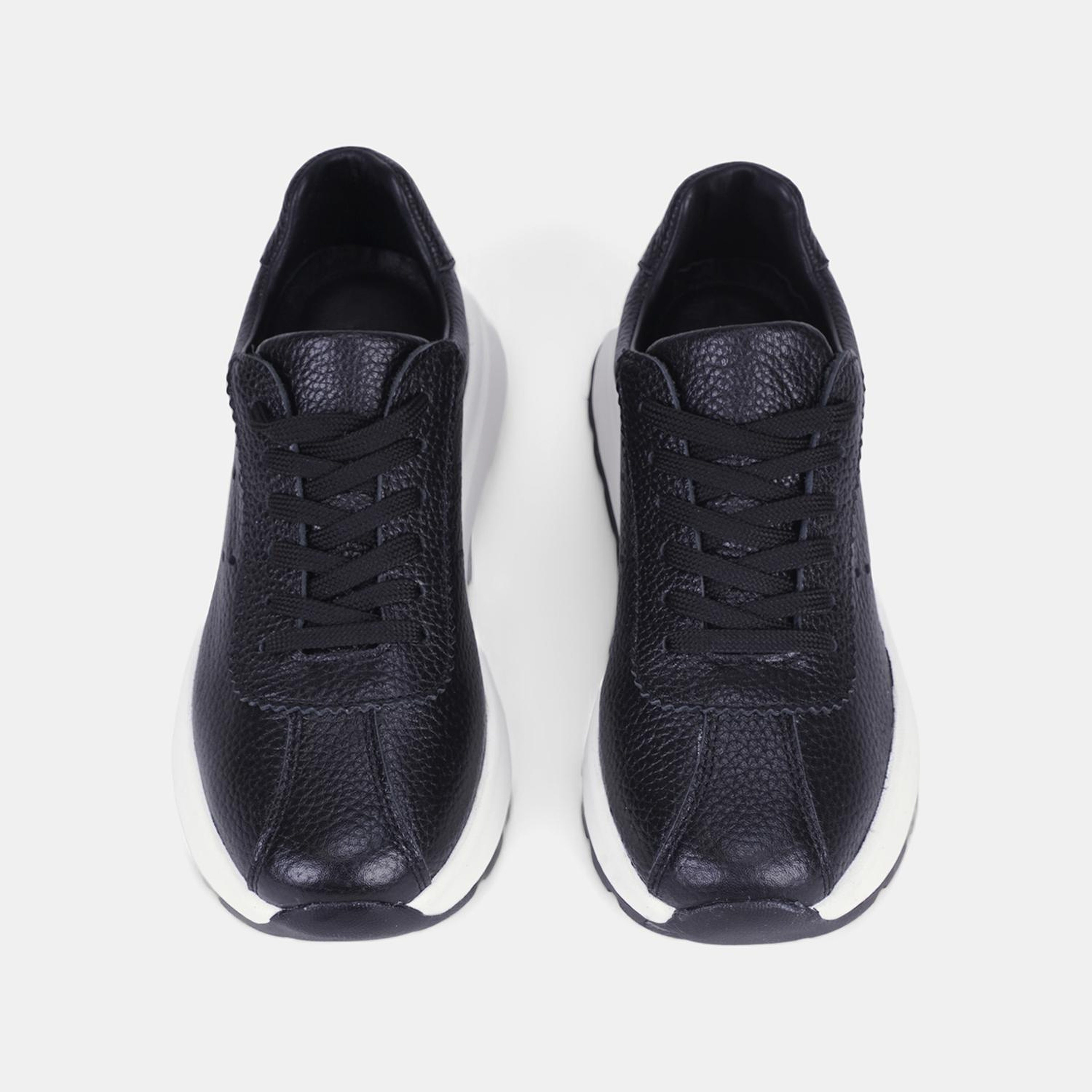 Kadın Siyah Bağcıklı Kalın Tabanlı Deri Sneaker