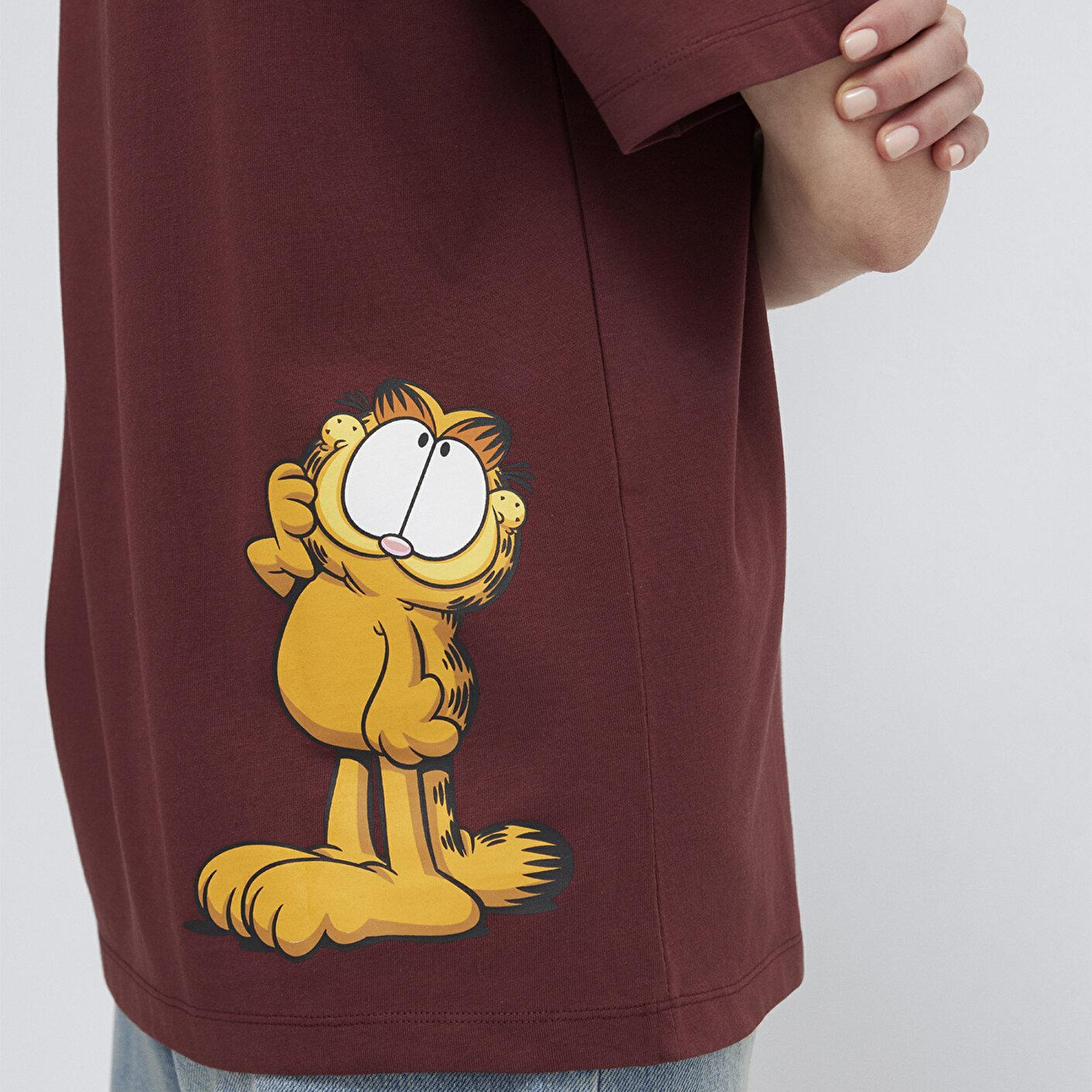 Mavi Garfield Basklı Bordo Tişört Loose Fit / Bol Rahat Kesim 1614339-70396