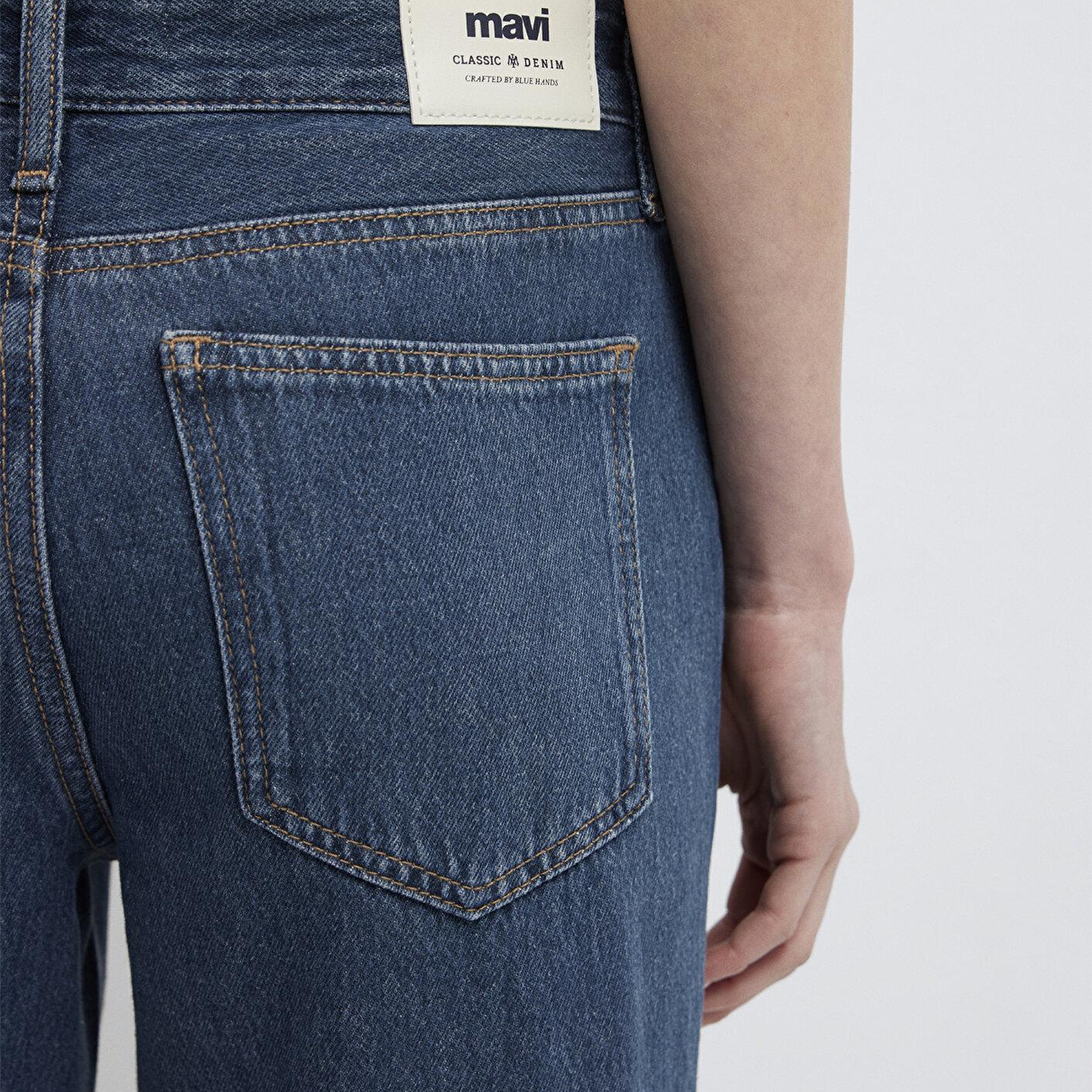 Mavi Lovely Classic Denim Puslu Koyu Mavi Jean Pantolon 1012645-A3167