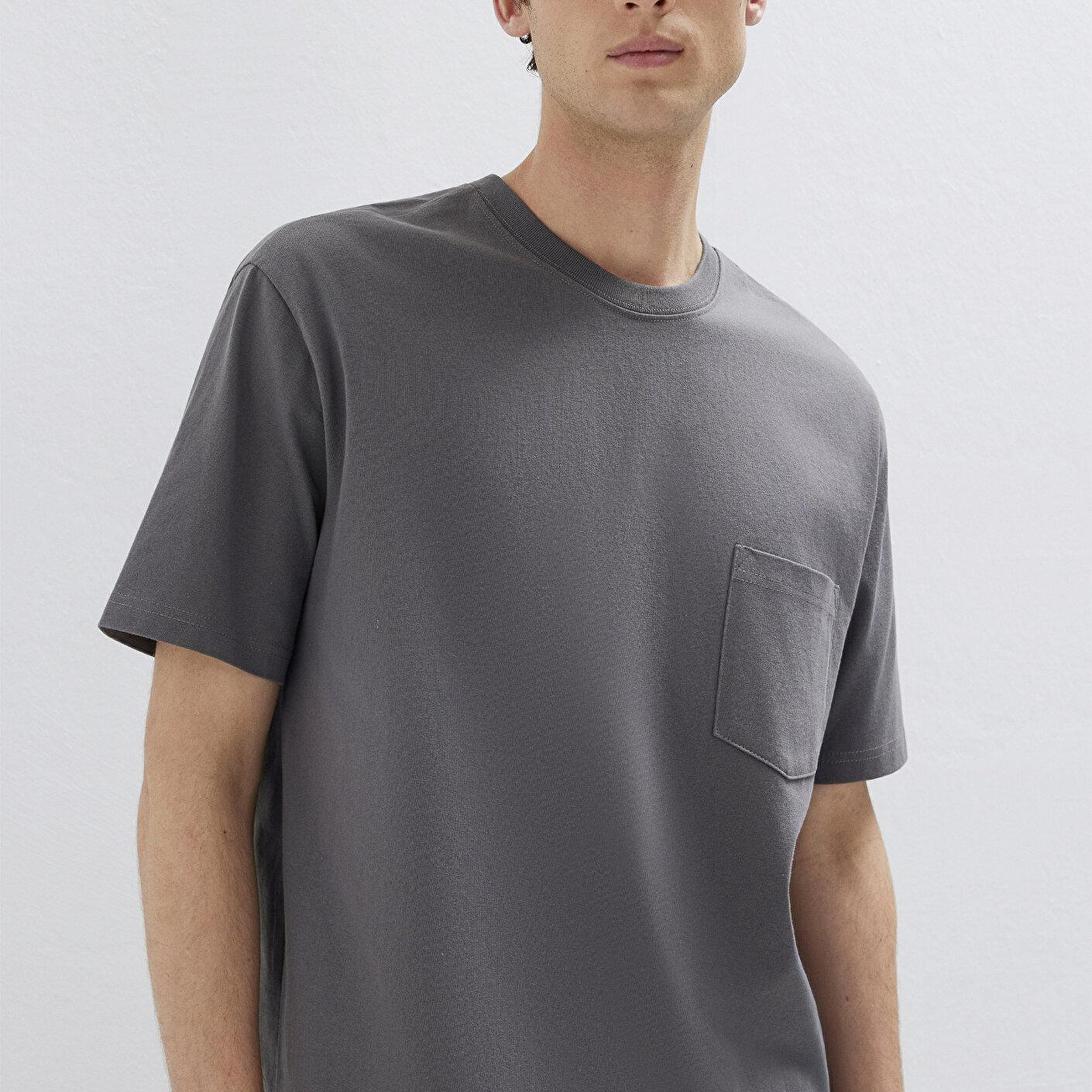 Mavi Cep Detaylı Gri Basic Tişört Loose Fit / Bol Rahat Kesim 066248-85309