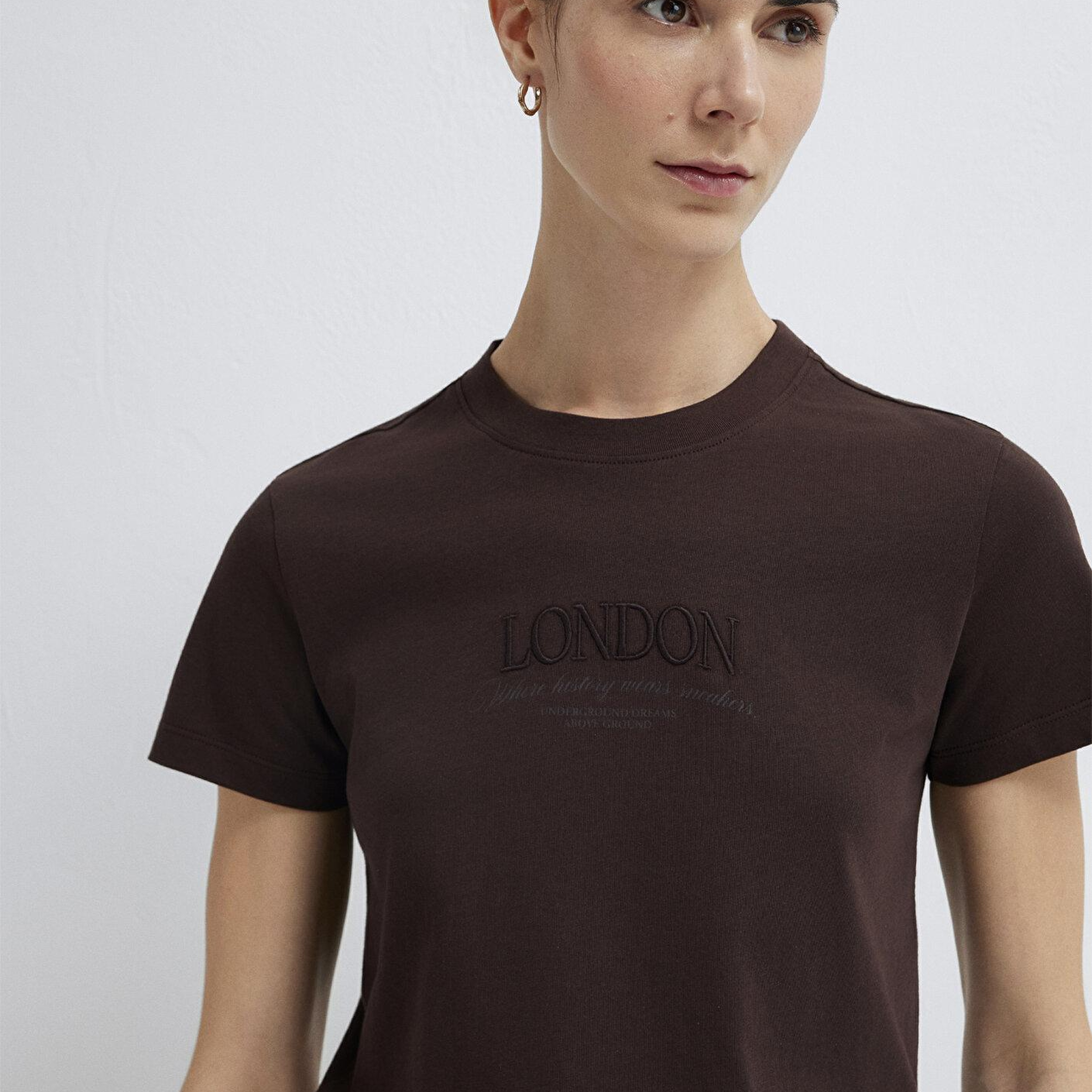 Mavi London Baskılı Kahverengi Tişört Slim Fit / Dar Kesim 1614261-70240