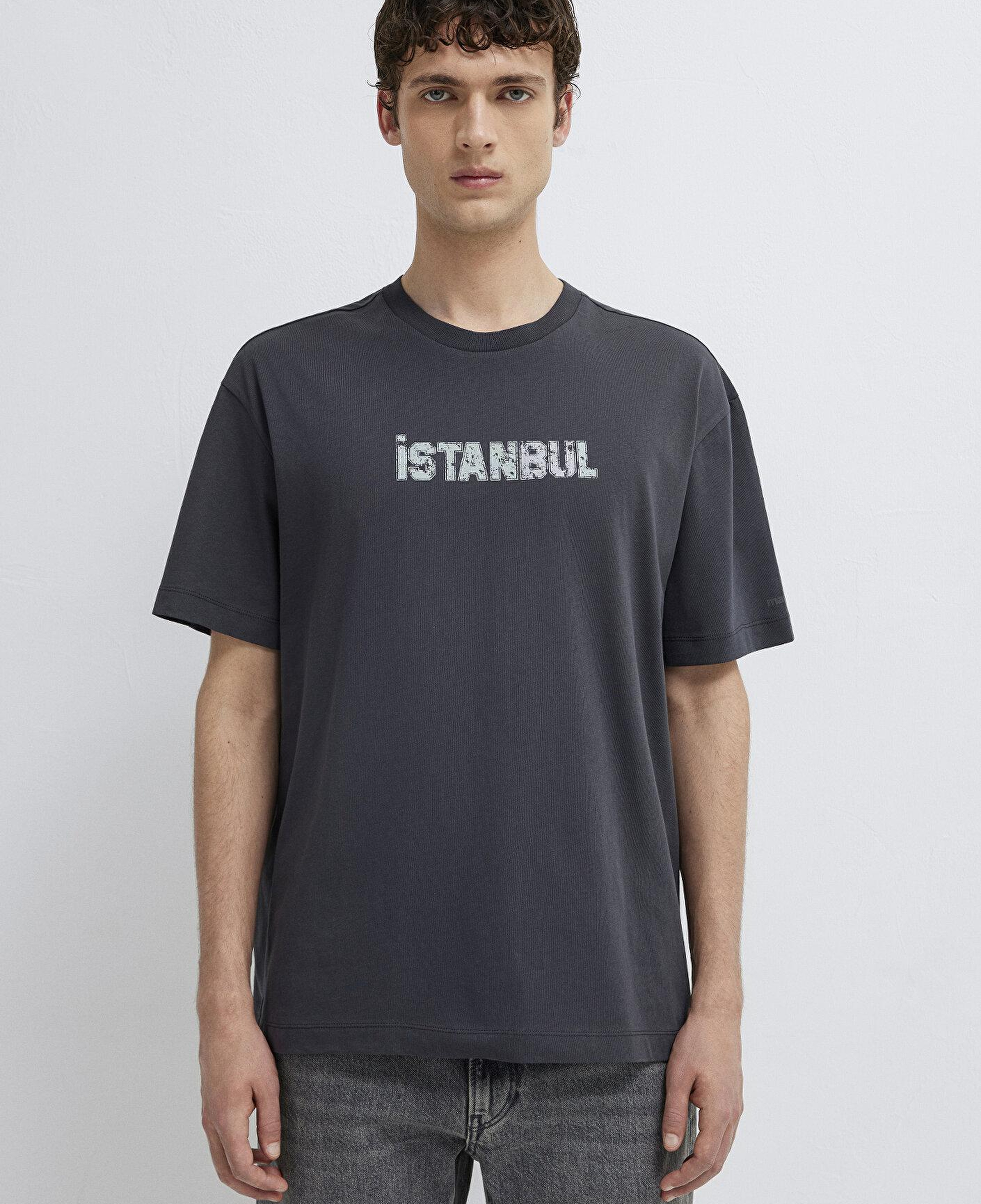 Mavi İstanbul Baskılı Antrasit Tişört Loose Fit / Bol Rahat Kesim 0613593-80106