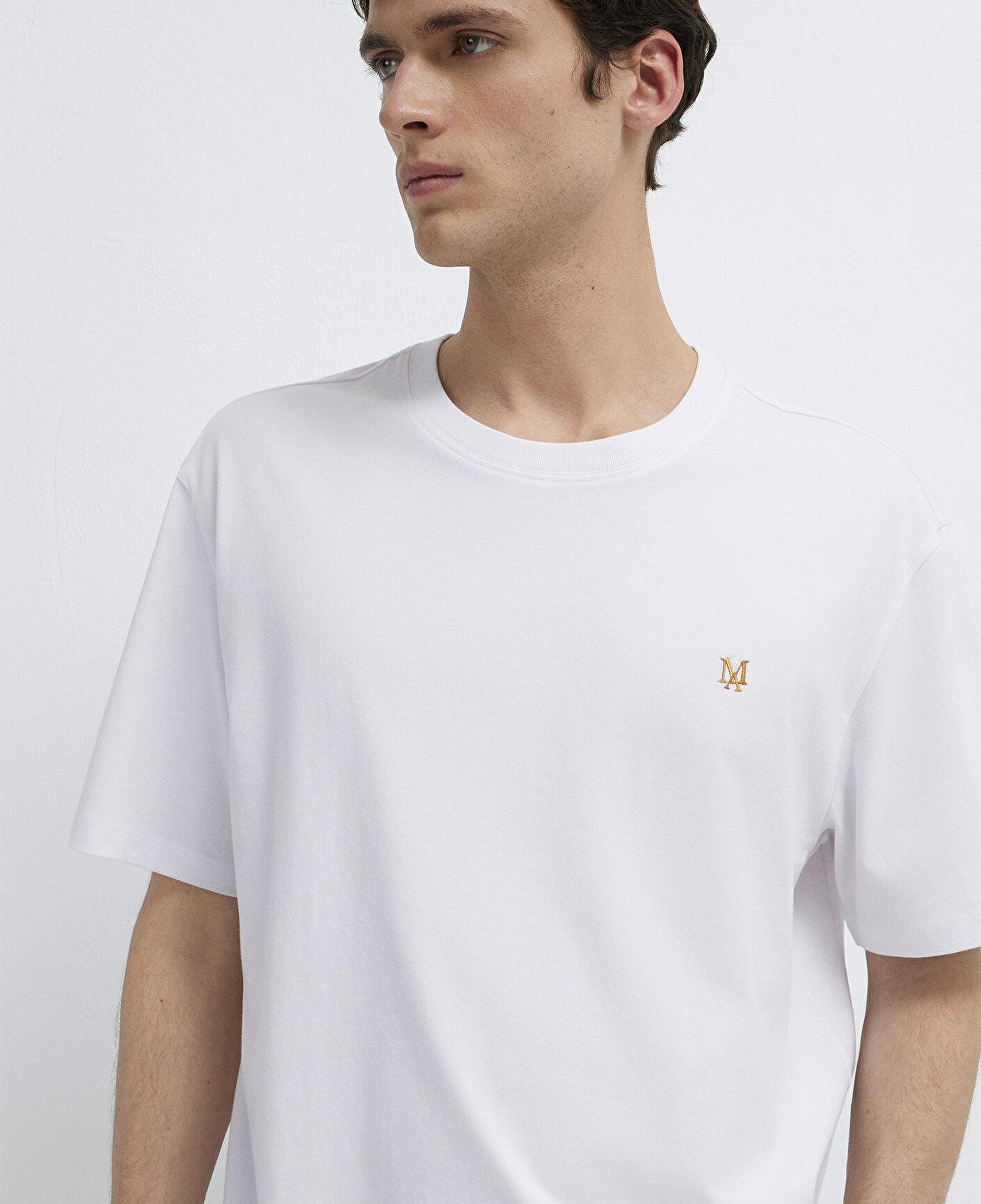 Mavi Mavi Mühür Logo Nakışlı Beyaz Tişört Loose Fit / Bol Rahat Kesim 0613436-620