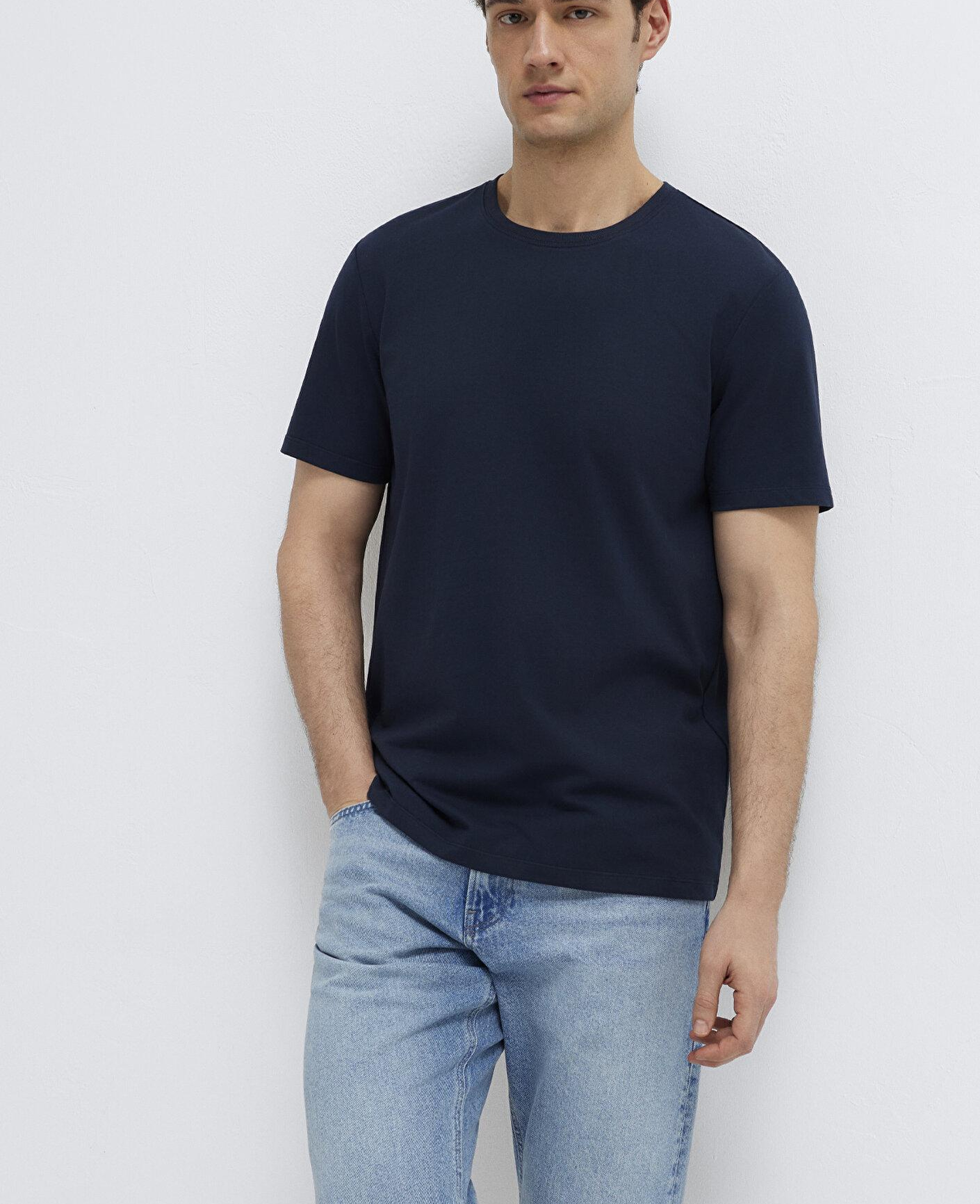 Mavi Lacivert Basic Tişört Slim Fit / Dar Kesim 0613437-70490