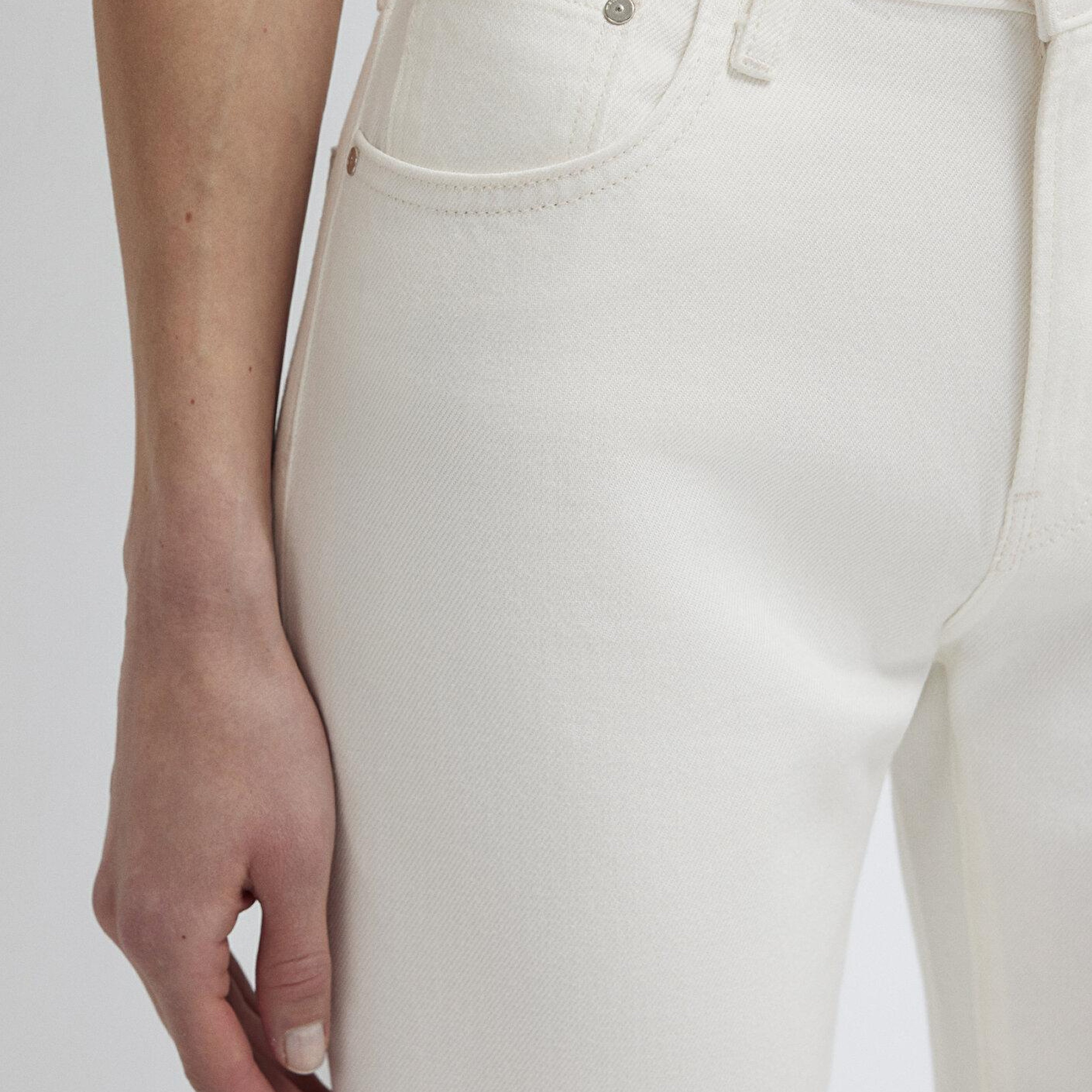 Mavi Leila Premium Blue Kırık Beyaz Jean Pantolon 1010600-A3155