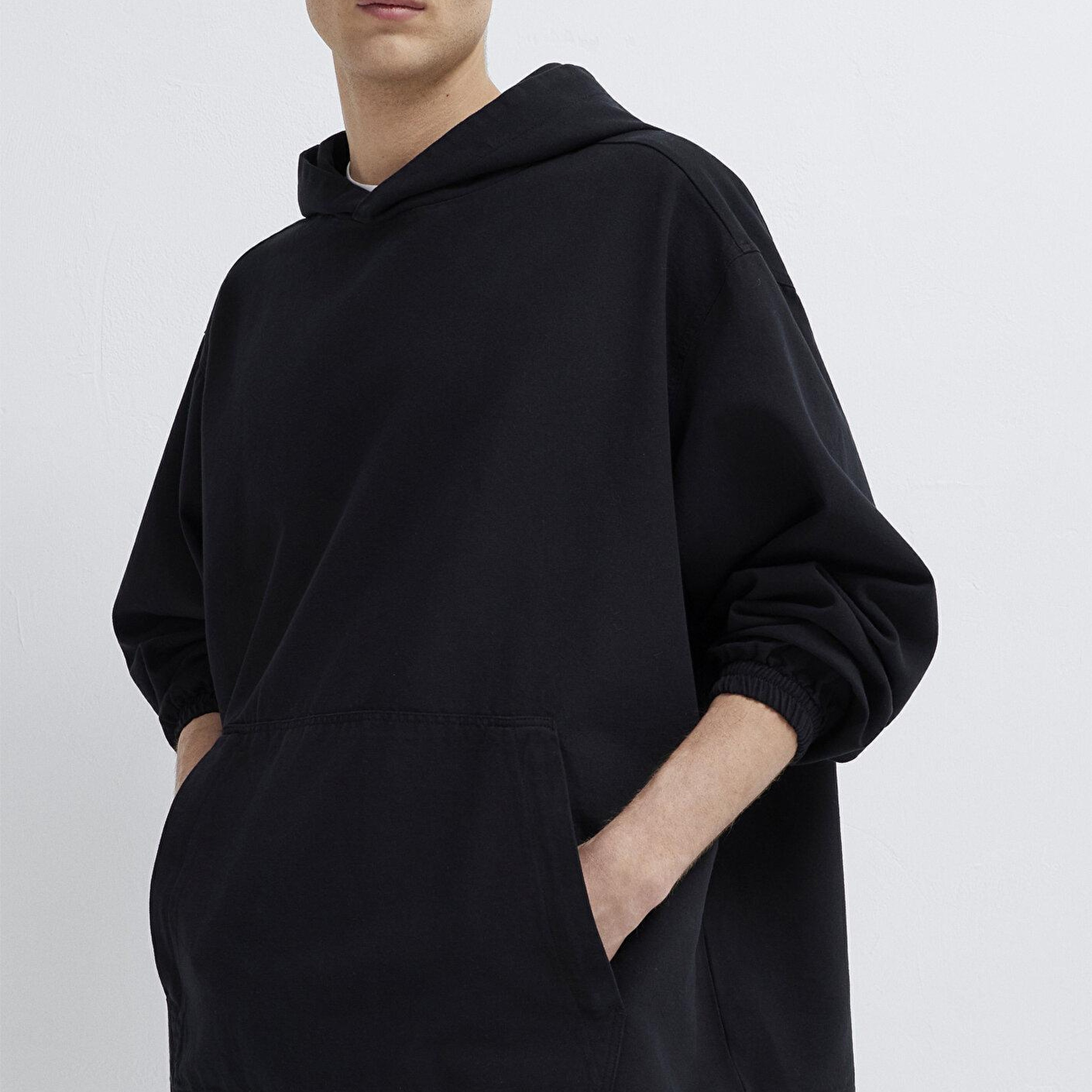 Mavi Kapüşonlu Siyah Sweatshirt 0211907-82128