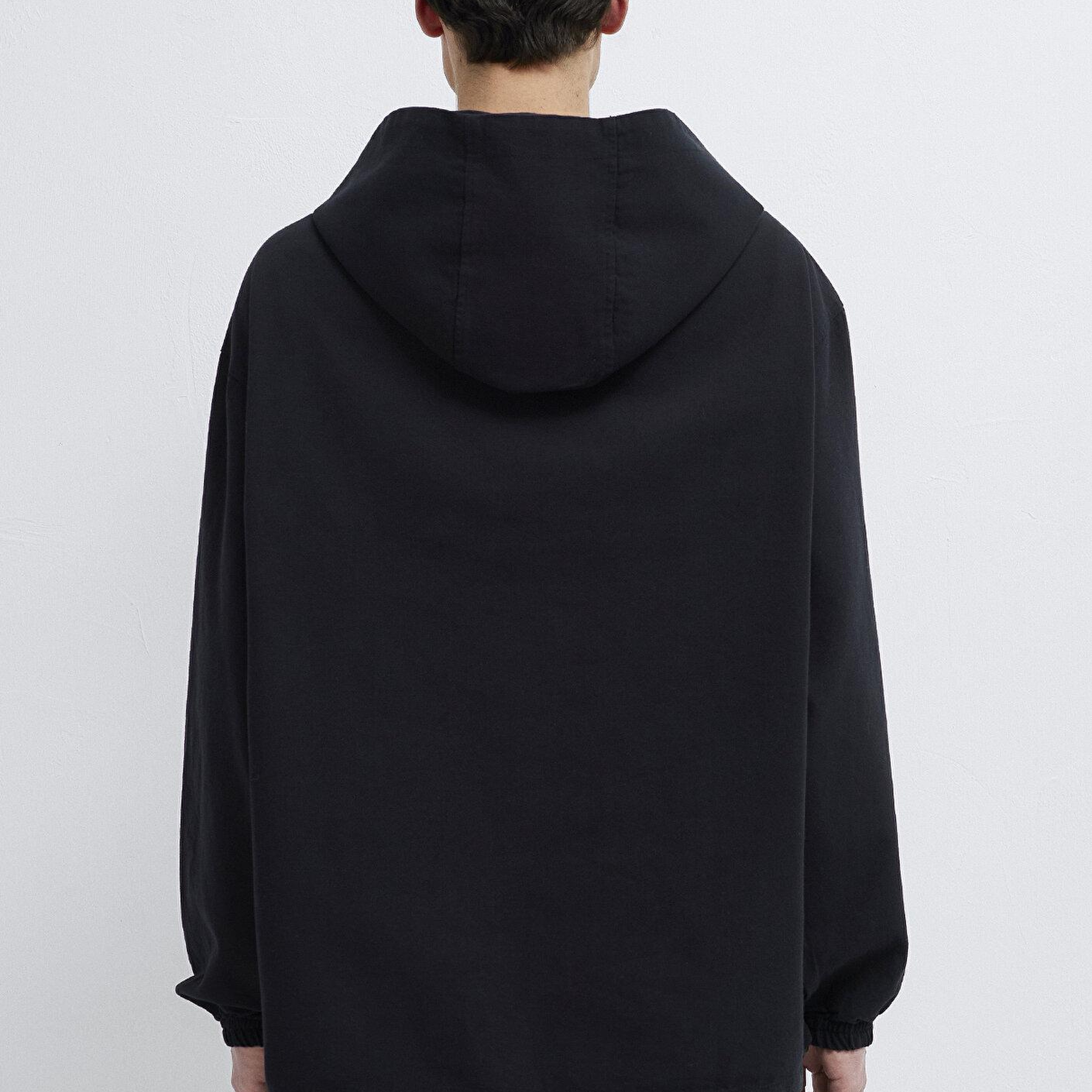 Mavi Kapüşonlu Siyah Sweatshirt 0211907-82128