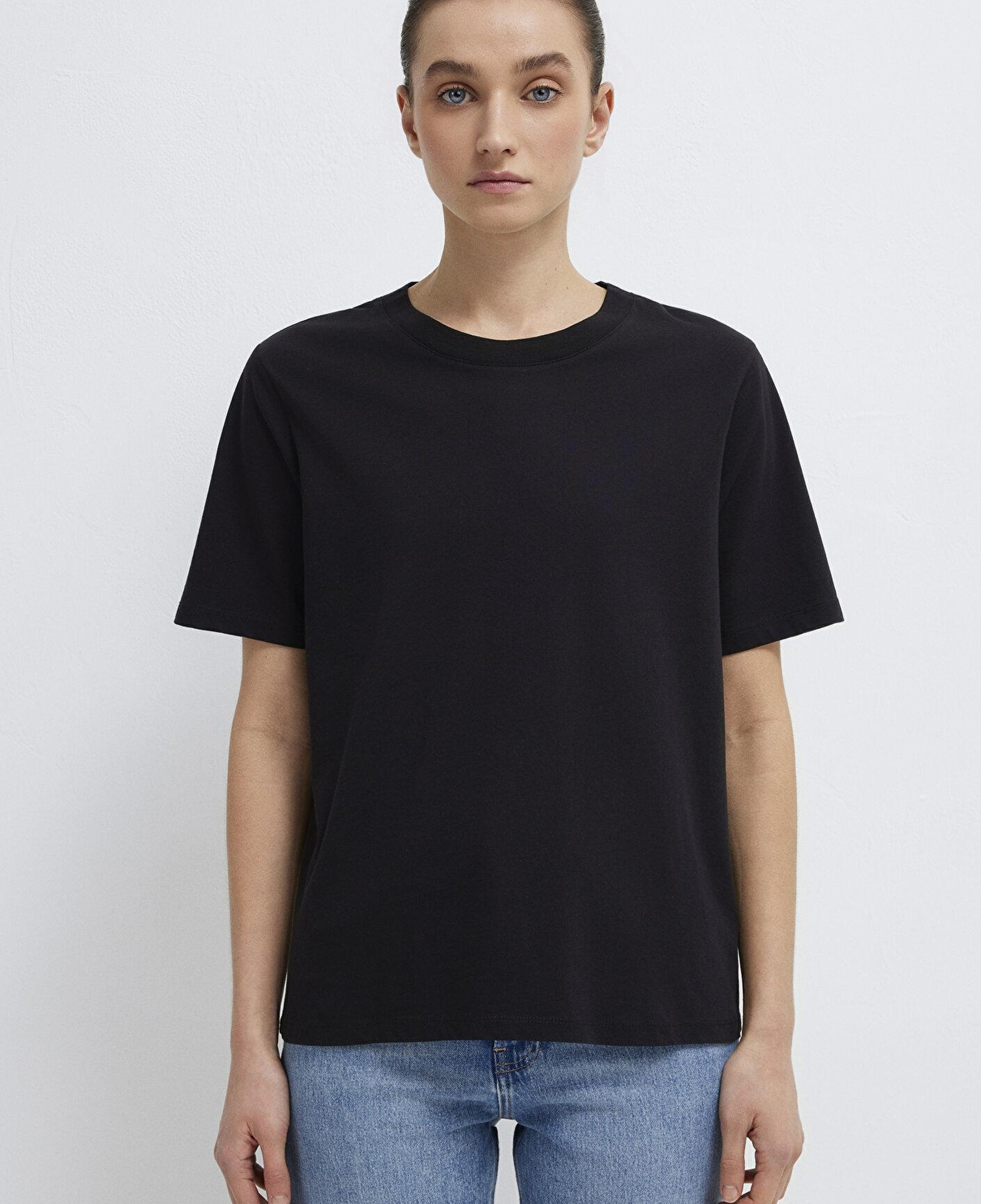 Mavi Bisiklet Yaka Siyah Basic Tişört Regular Fit / Normal Kesim 1600955-900