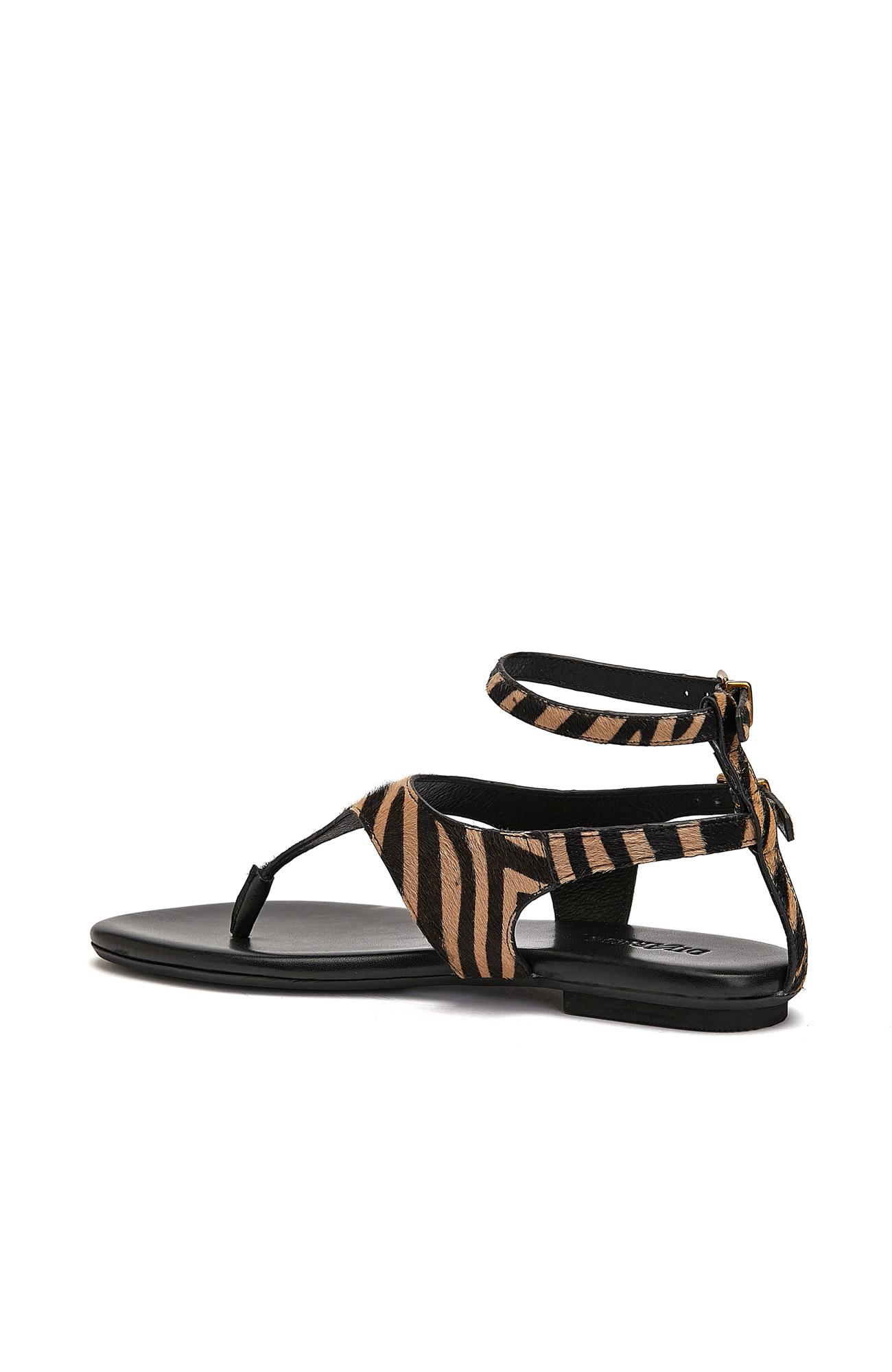 Divarese Kadın Zebra Desenli Toka Detaylı Deri Sandalet