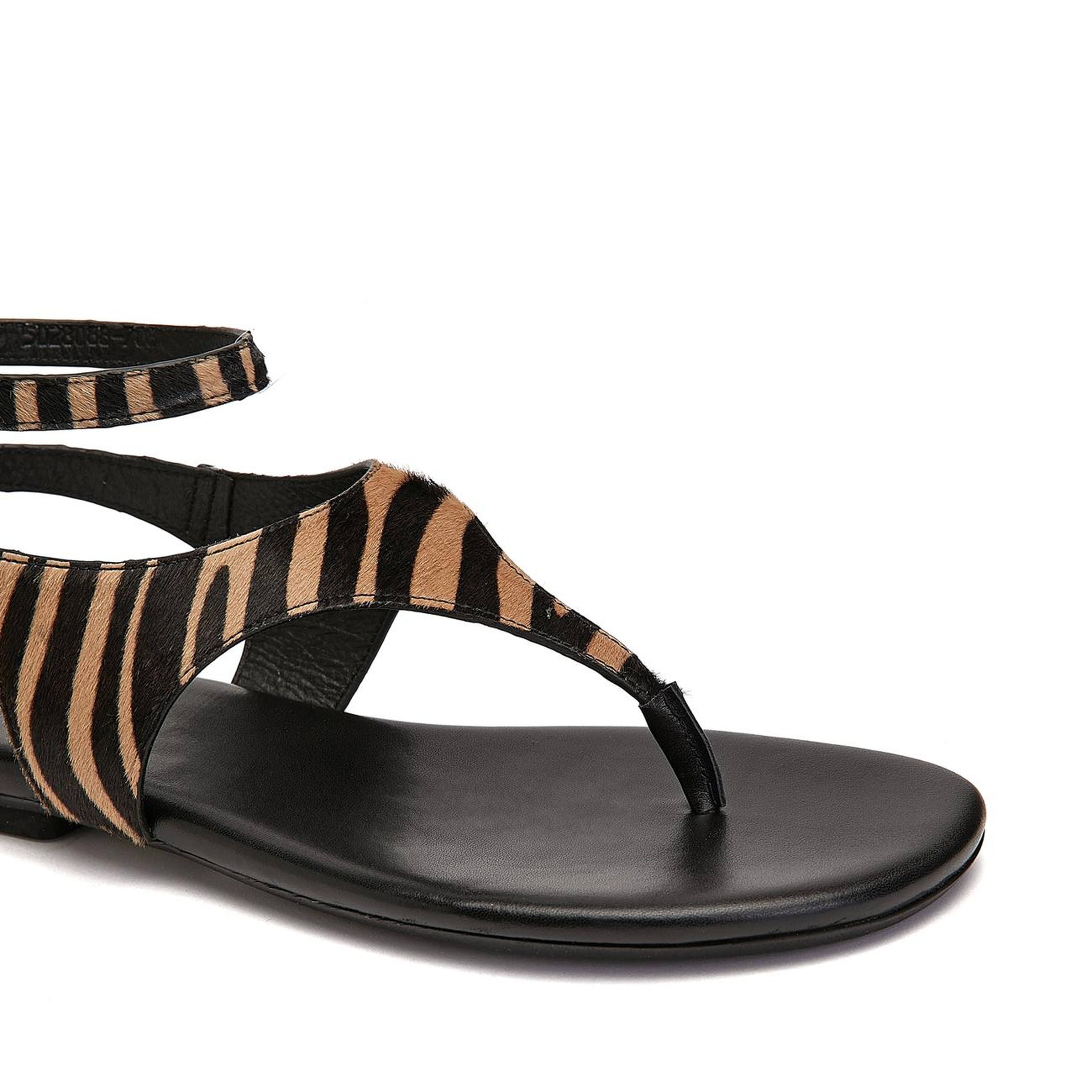 Divarese Kadın Zebra Desenli Toka Detaylı Deri Sandalet