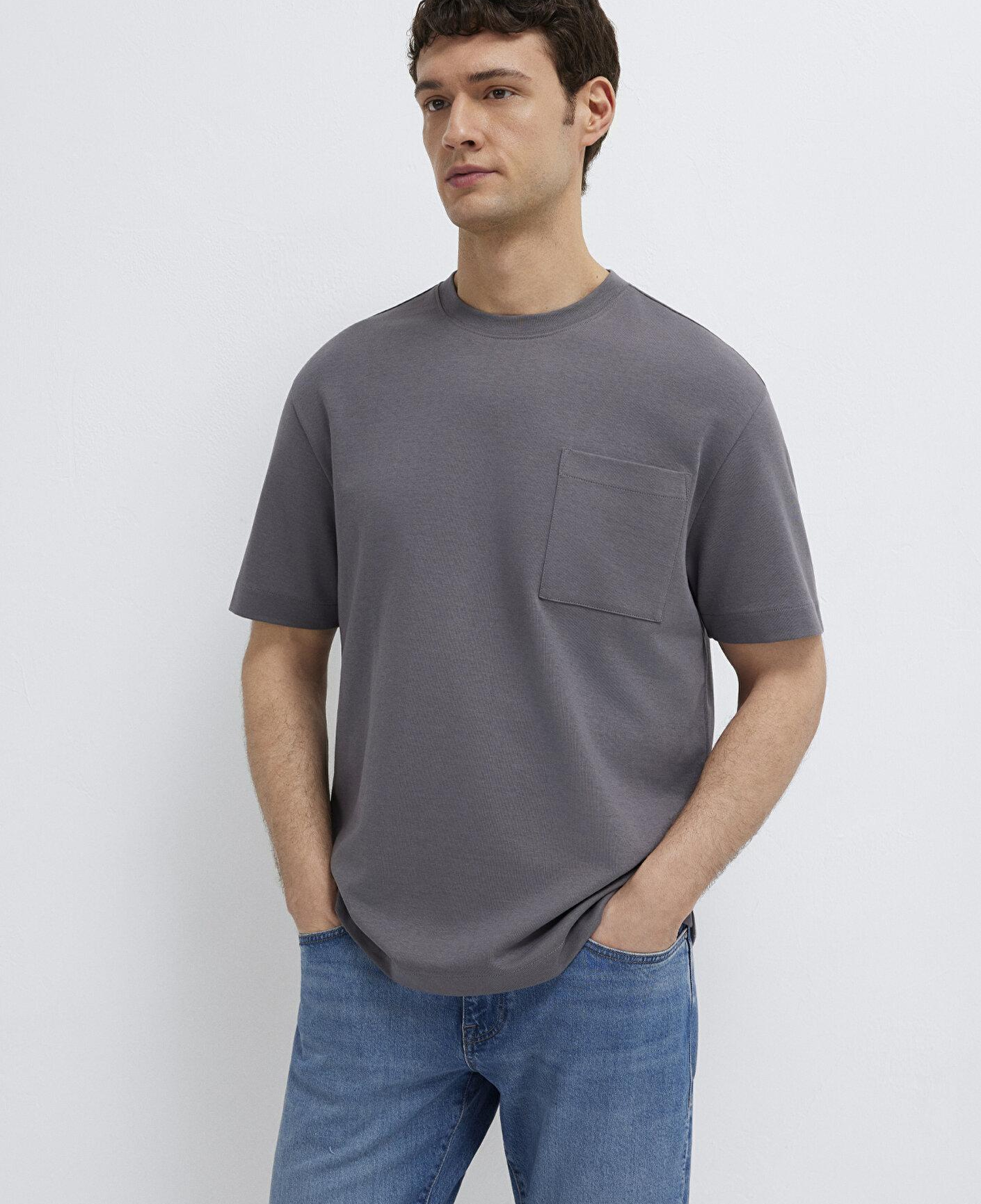 Mavi Cepli Antrasit Basic Tişört Loose Fit / Bol Rahat Kesim 0613339-90721