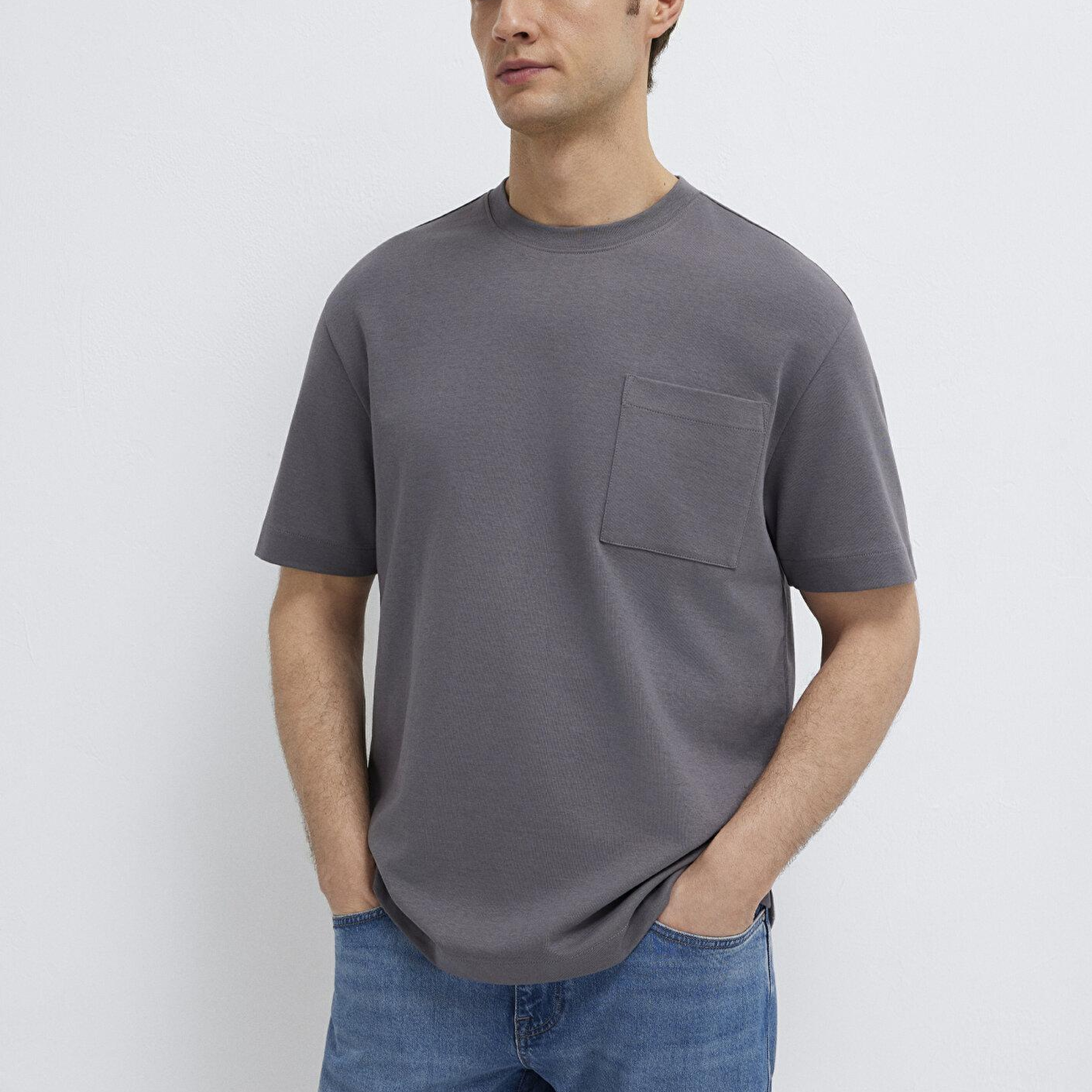 Mavi Cepli Antrasit Basic Tişört Loose Fit / Bol Rahat Kesim 0613339-90721