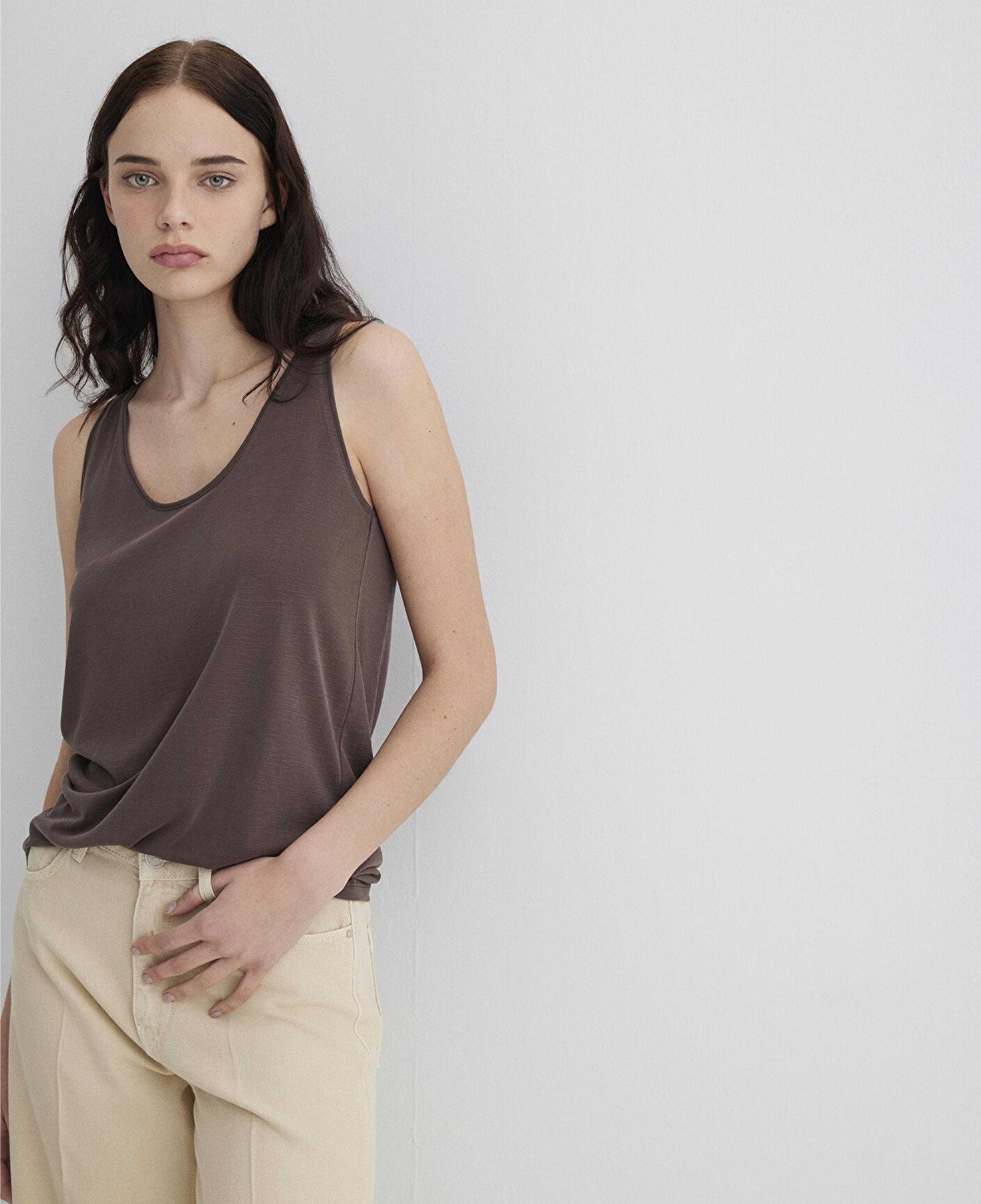 Mavi Soft-Premium Kahverengi (TENCEL™) Modal Karışımlı Atlet Slim Fit / Dar Kesim 1613216-87537
