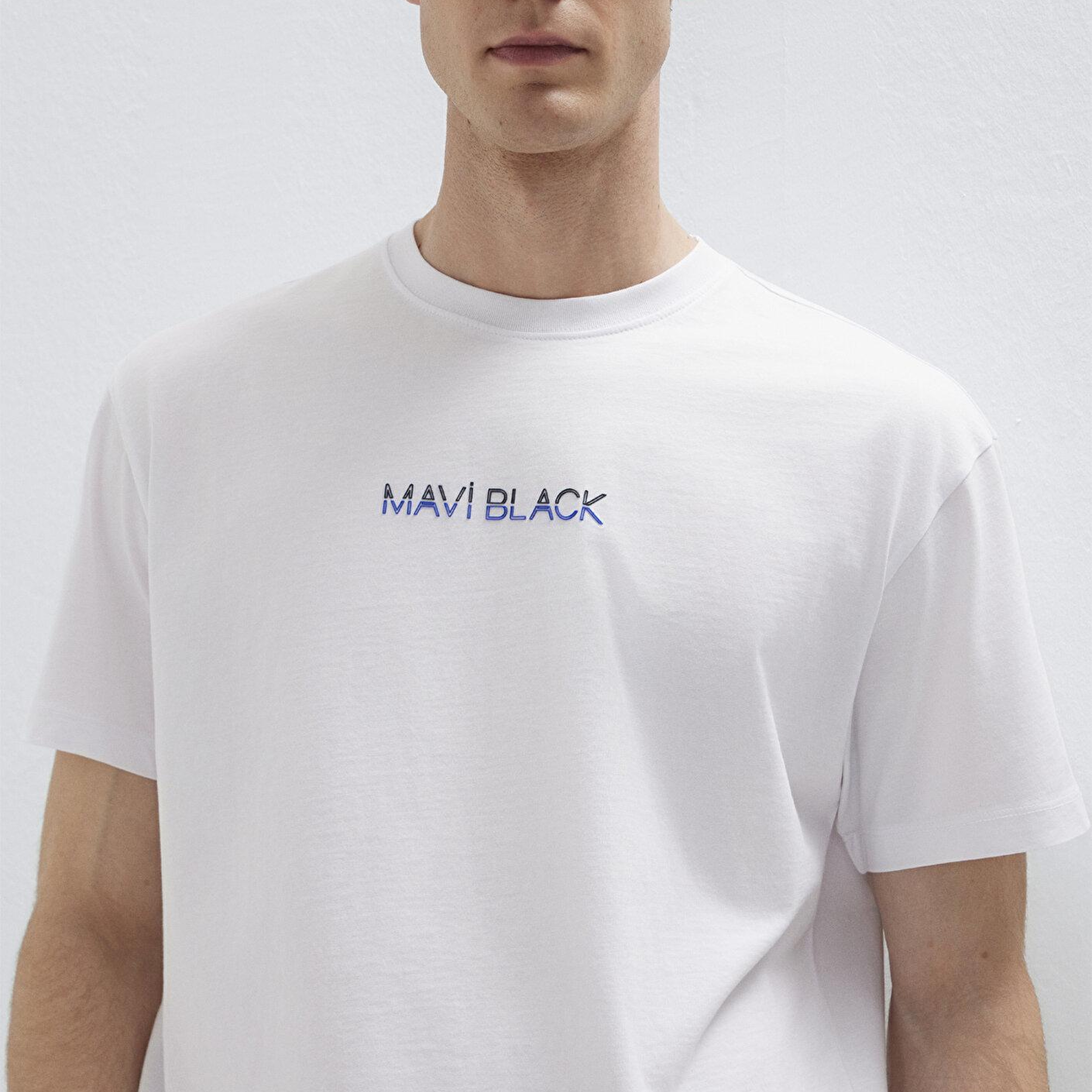 Mavi Mavi Black Baskılı Beyaz Tişört Loose Fit / Bol Rahat Kesim 0613365-620