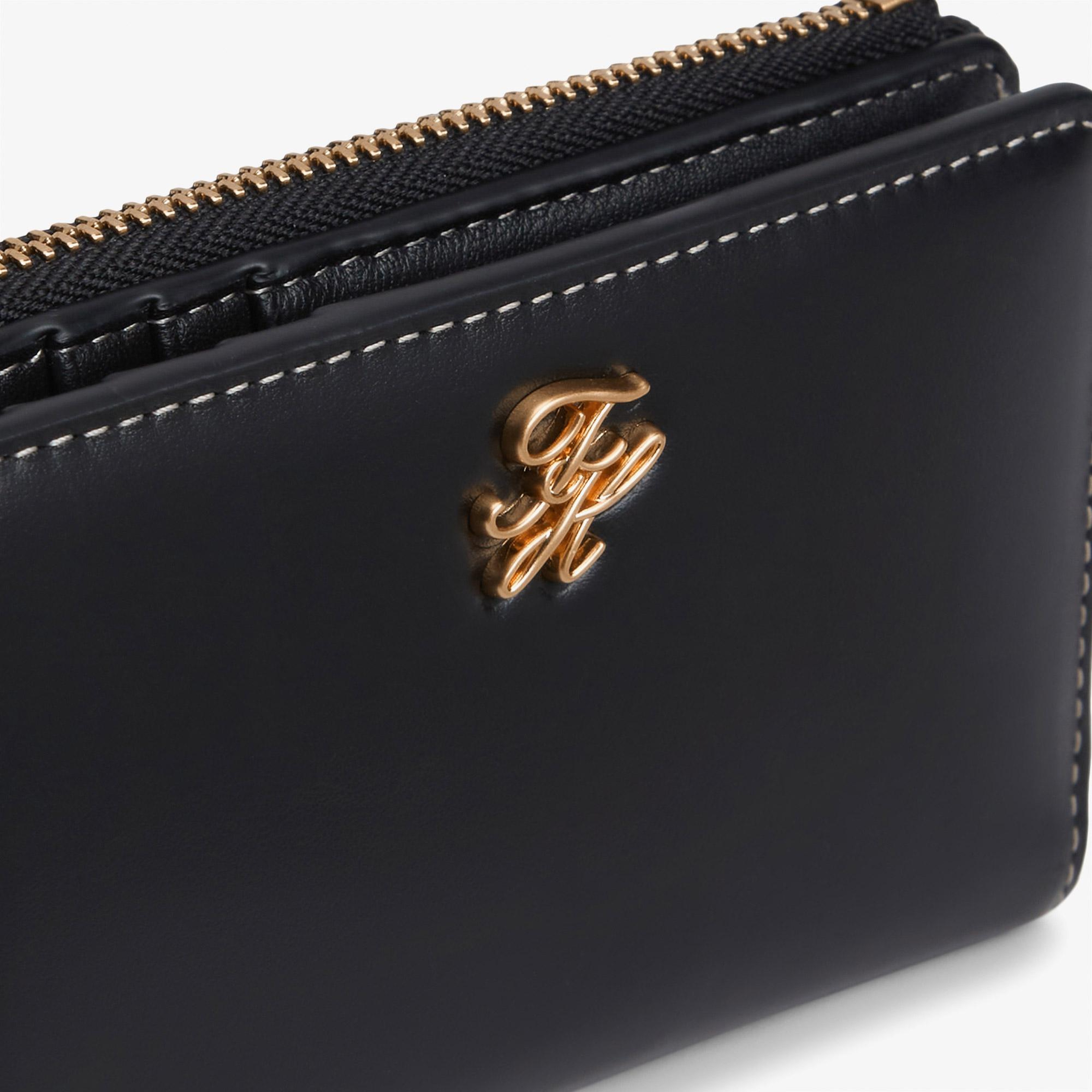 Tommy Hilfiger Script Leather Kadın Siyah Cüzdan