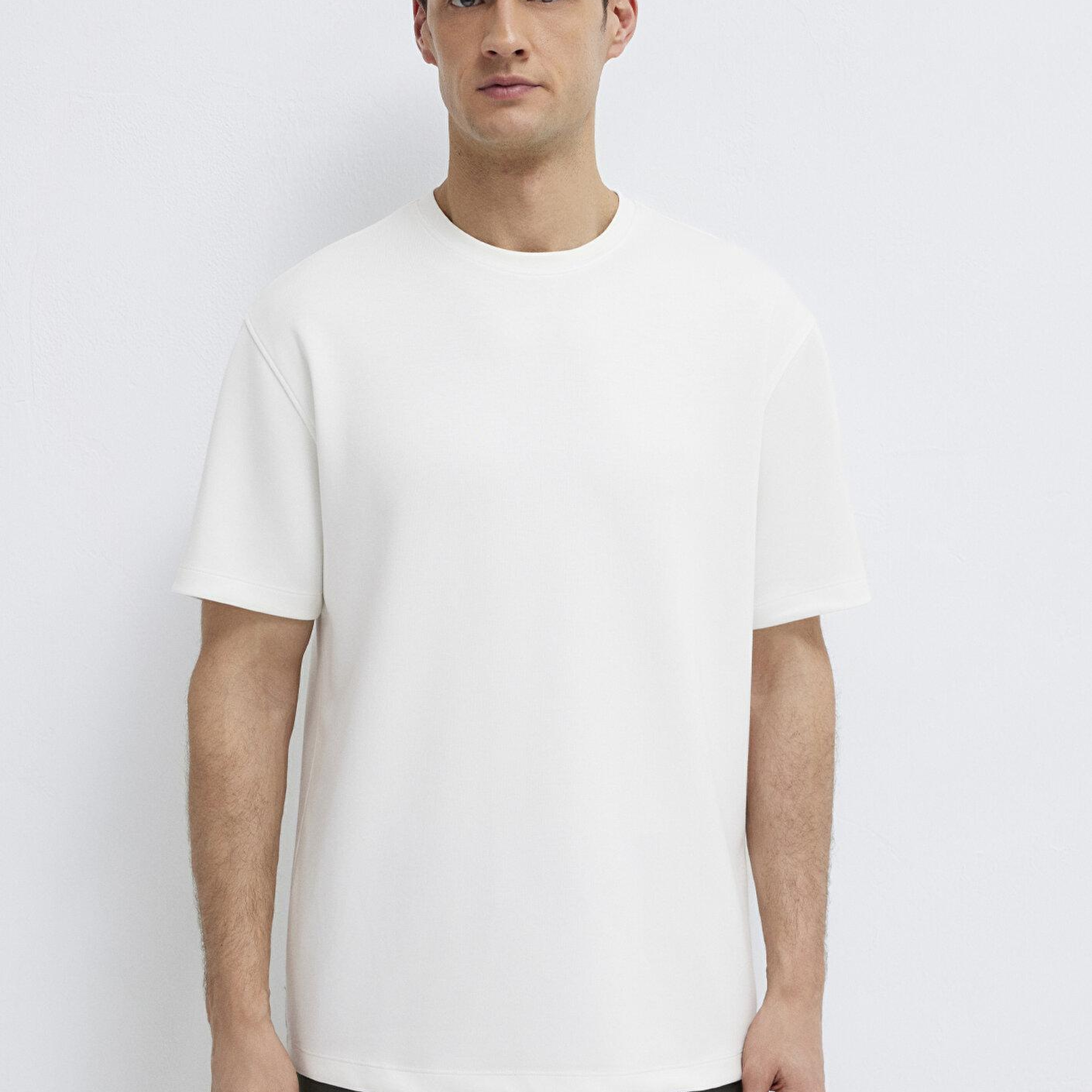 Mavi Soft-Premium Ekru Tişört Loose Fit / Bol Rahat Kesim 0613467-70057