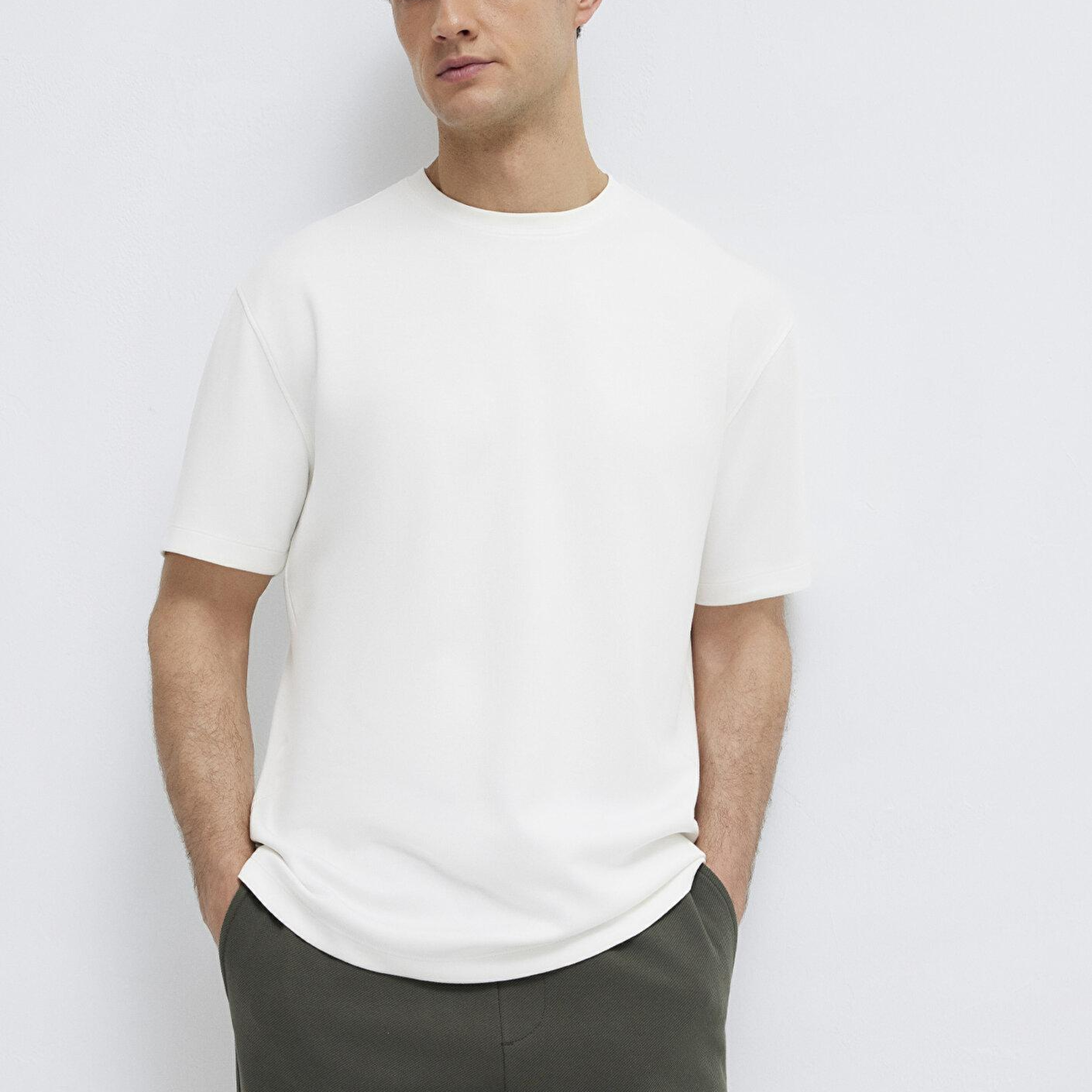 Mavi Soft-Premium Ekru Tişört Loose Fit / Bol Rahat Kesim 0613467-70057