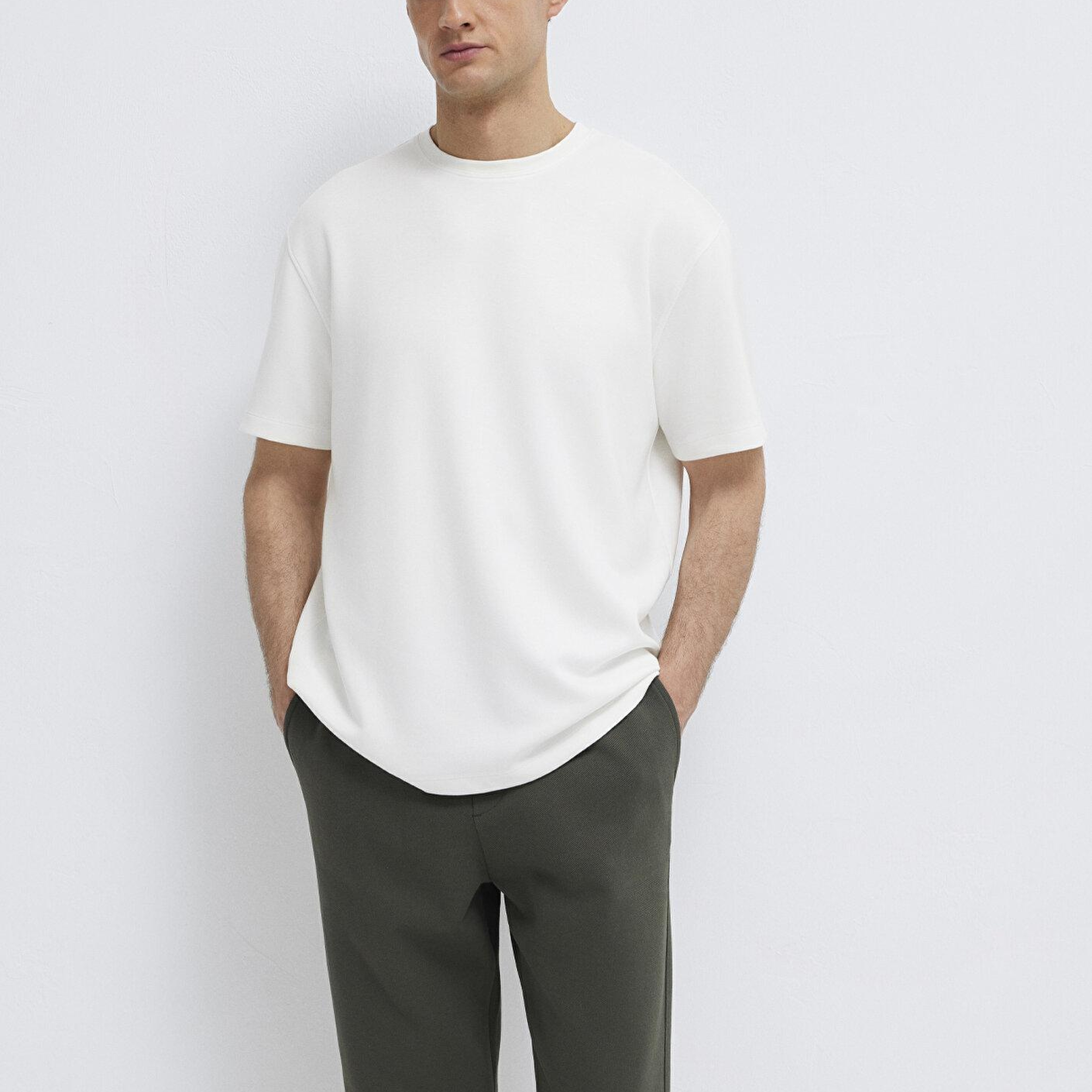 Mavi Soft-Premium Ekru Tişört Loose Fit / Bol Rahat Kesim 0613467-70057