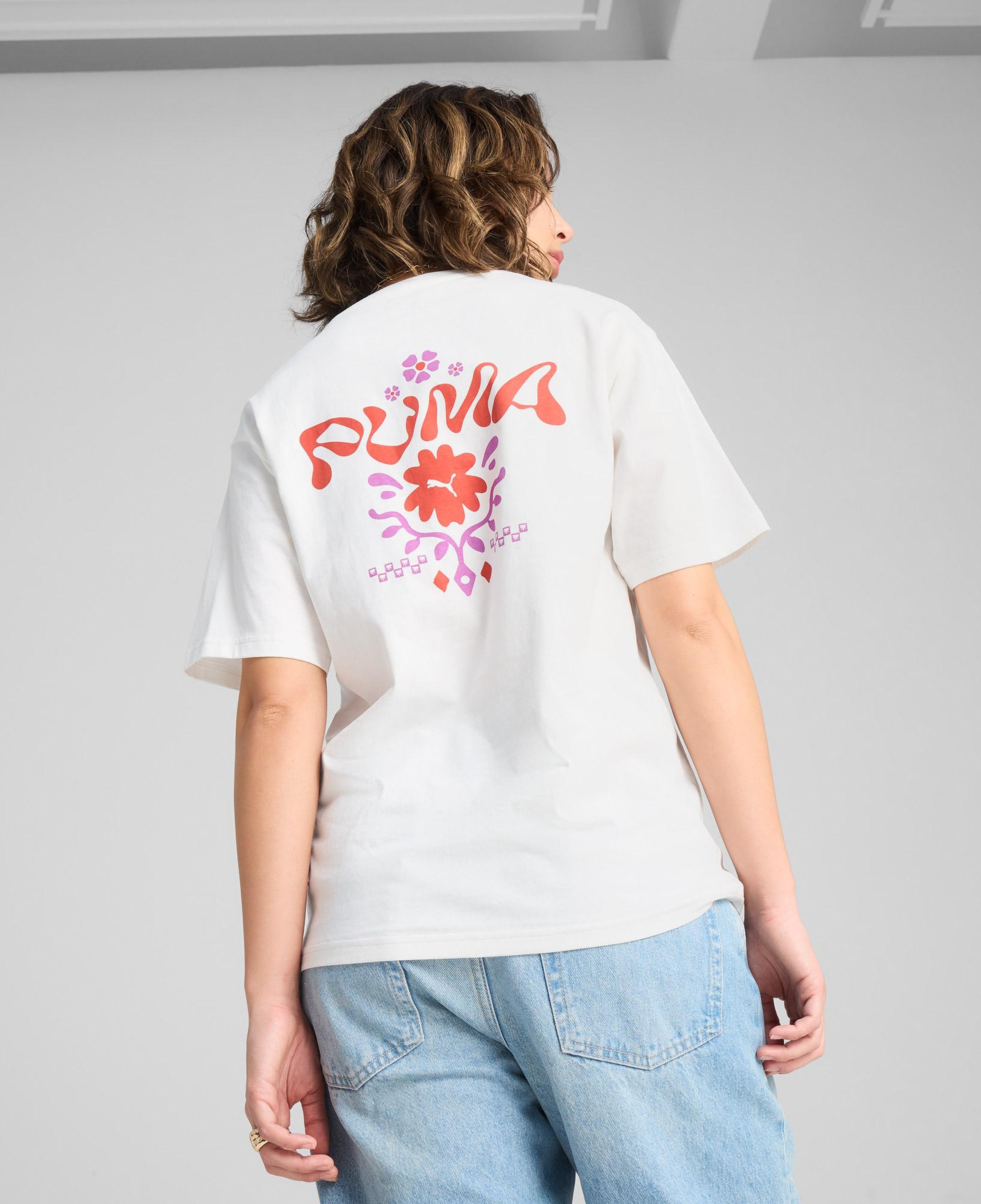 Puma Wardrobe Ess Graphic Kadın Beyaz T-Shirt